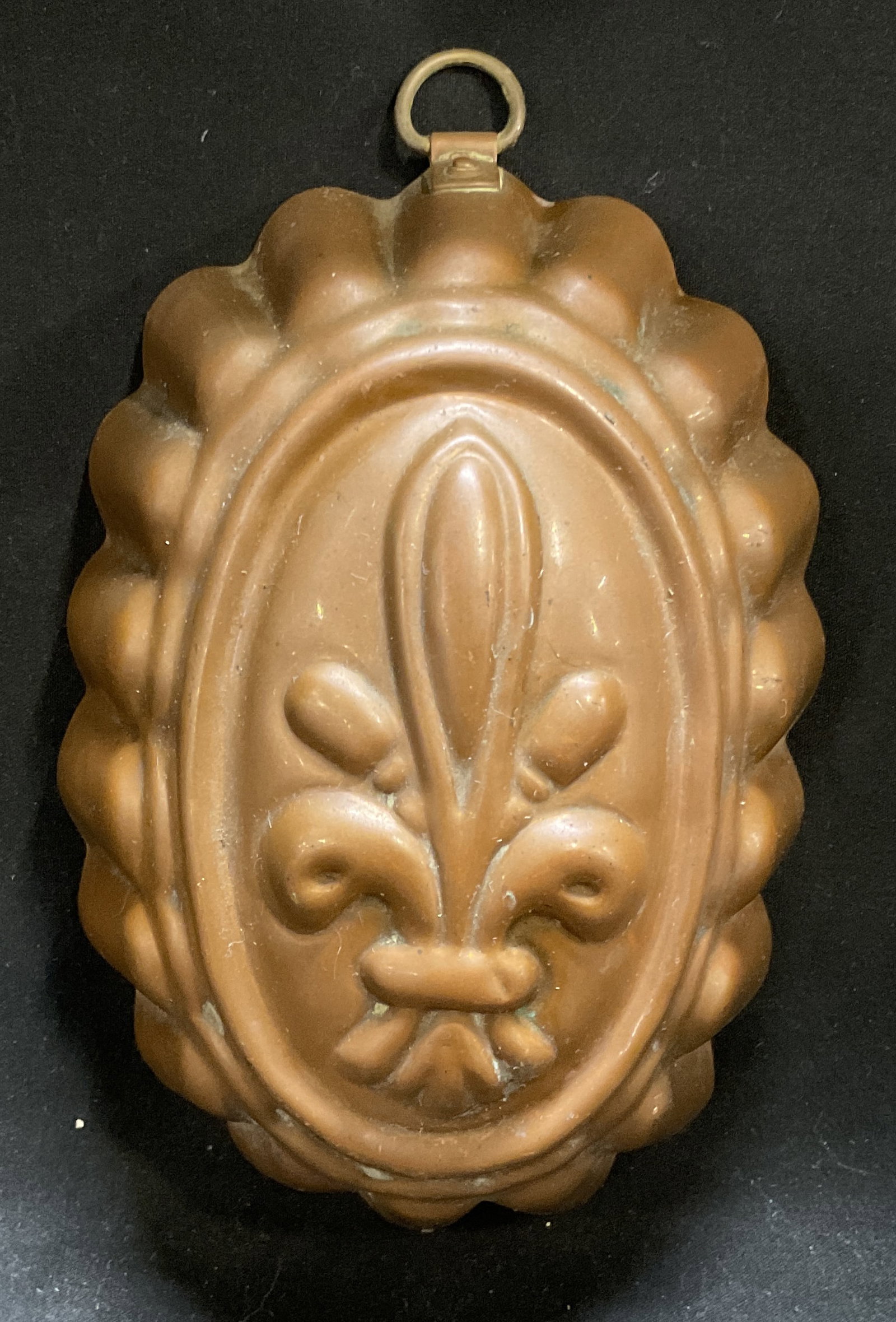 VINTAGE Copper Fleur-De-Lis Food Mold: Vintage Copper Fleur-De-Lis Food Mold. Tin Lining. Tarnishing, Scratching, and Aging to Metal Present. Measures app 7in H x 4.5in Diam. Vintage Food Mold, Copper, Fleur-De-Lis, Wall Art, Kitchen Decor