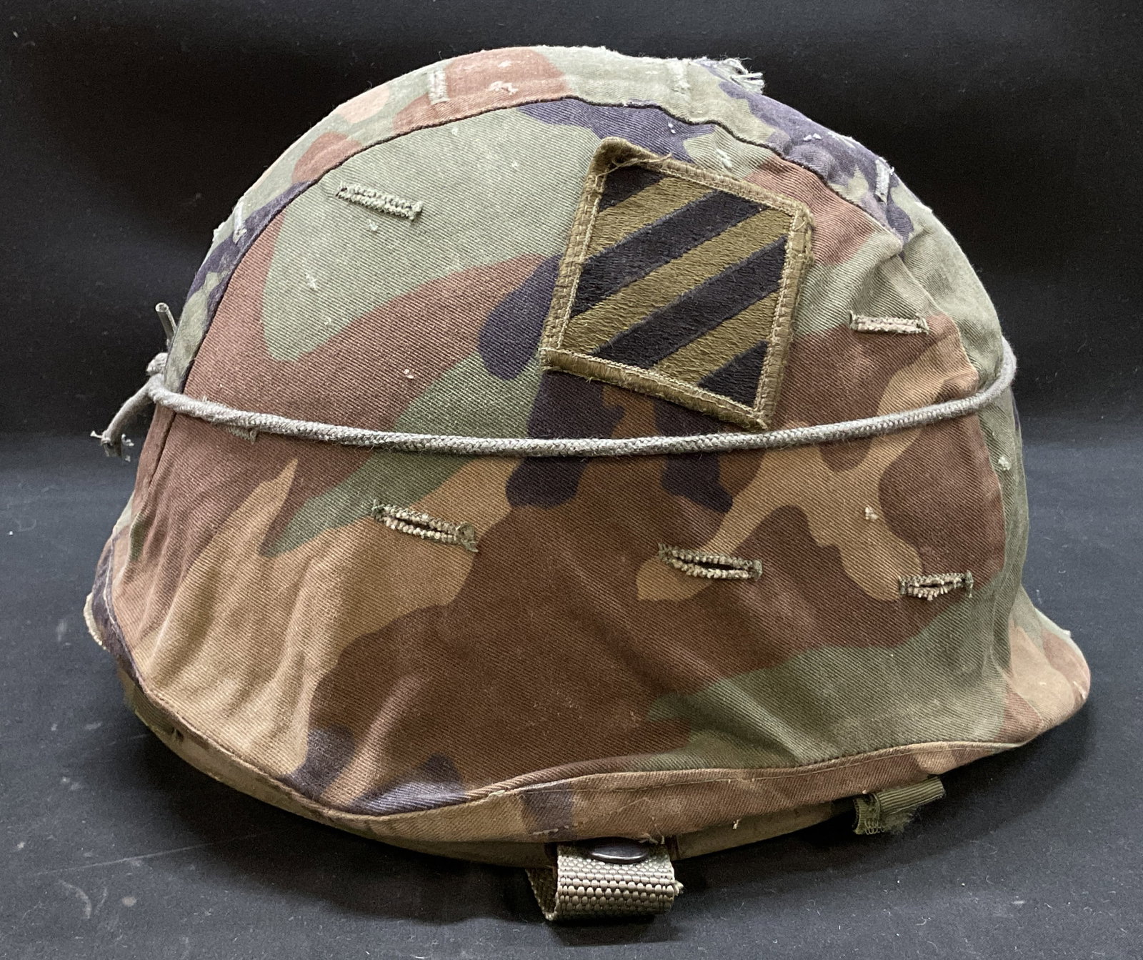 Vtg. US Army PASGT M81 Combat+Liner Helmet (1 of 6)