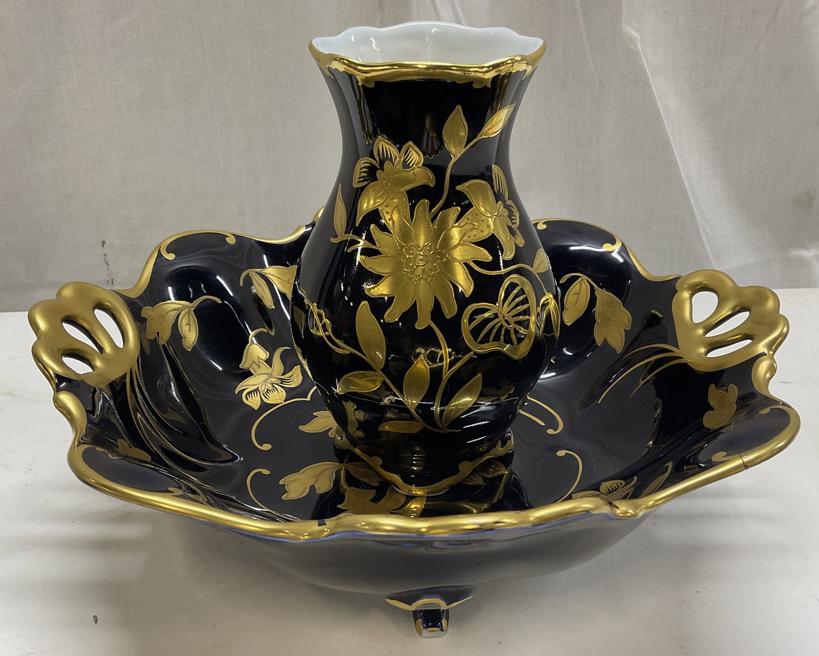 Lt2 VTG JLMENAU Graf von Henneberg Tablewares GERM: 2 Vintage Circa 1930s-1940s JLMENAU Graf von Henneberg Porcelain Tablewares. Genuine Cobalt Blue Glazing with Gilt Floral Detailing. Made in Germany. Includes Vase Model No.7098/2 and Pierced