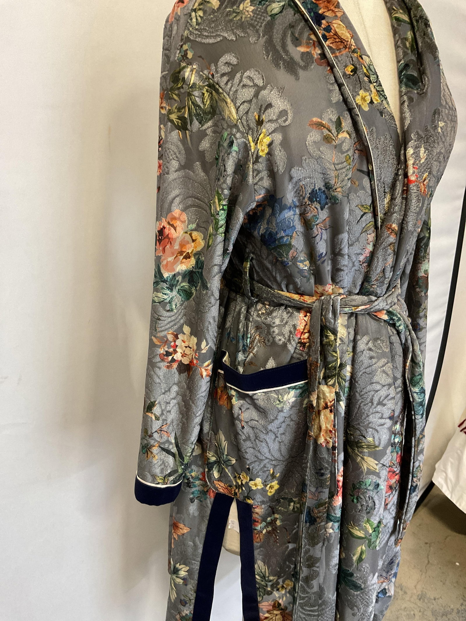 Zara Basic Collection Floral Robe - 7