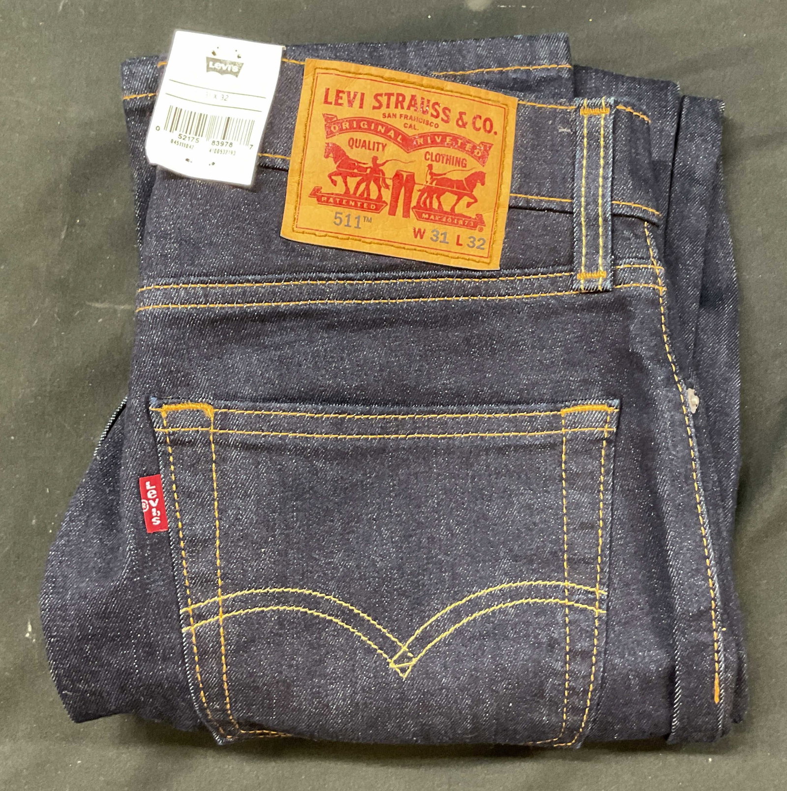 Levi & Strauss Co Dark Wash Denim Jeans NWT (1 of 7)