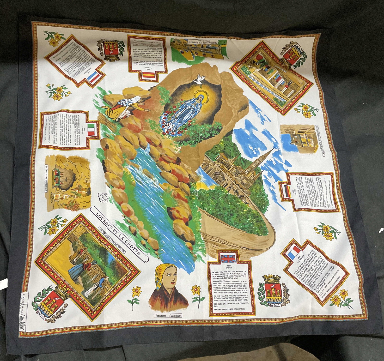 VINTAGE Lourdes Travel Souvenir Scarf PARIS (1 of 9)
