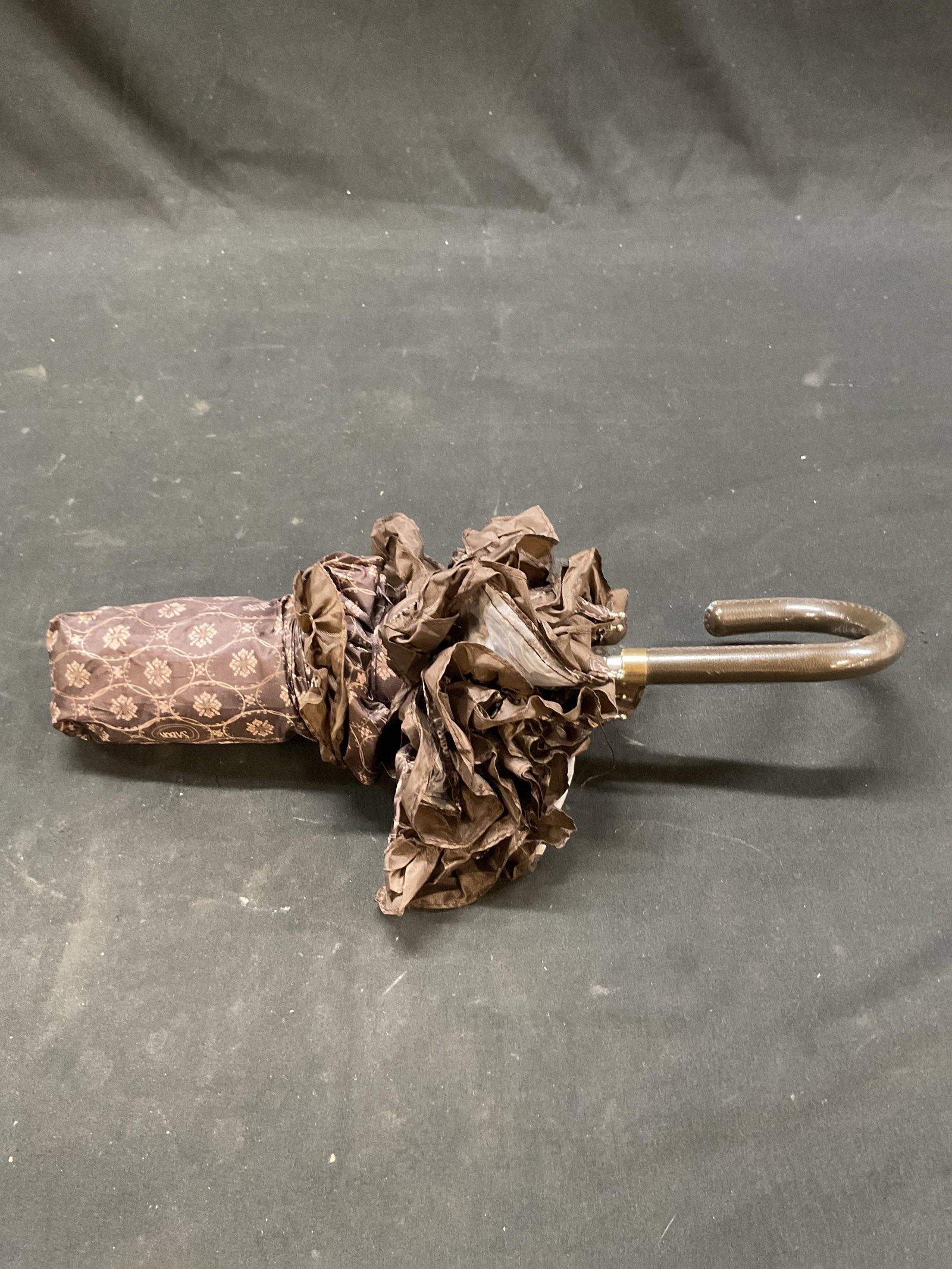 Sabon Brown Ruffled Parasol - 11