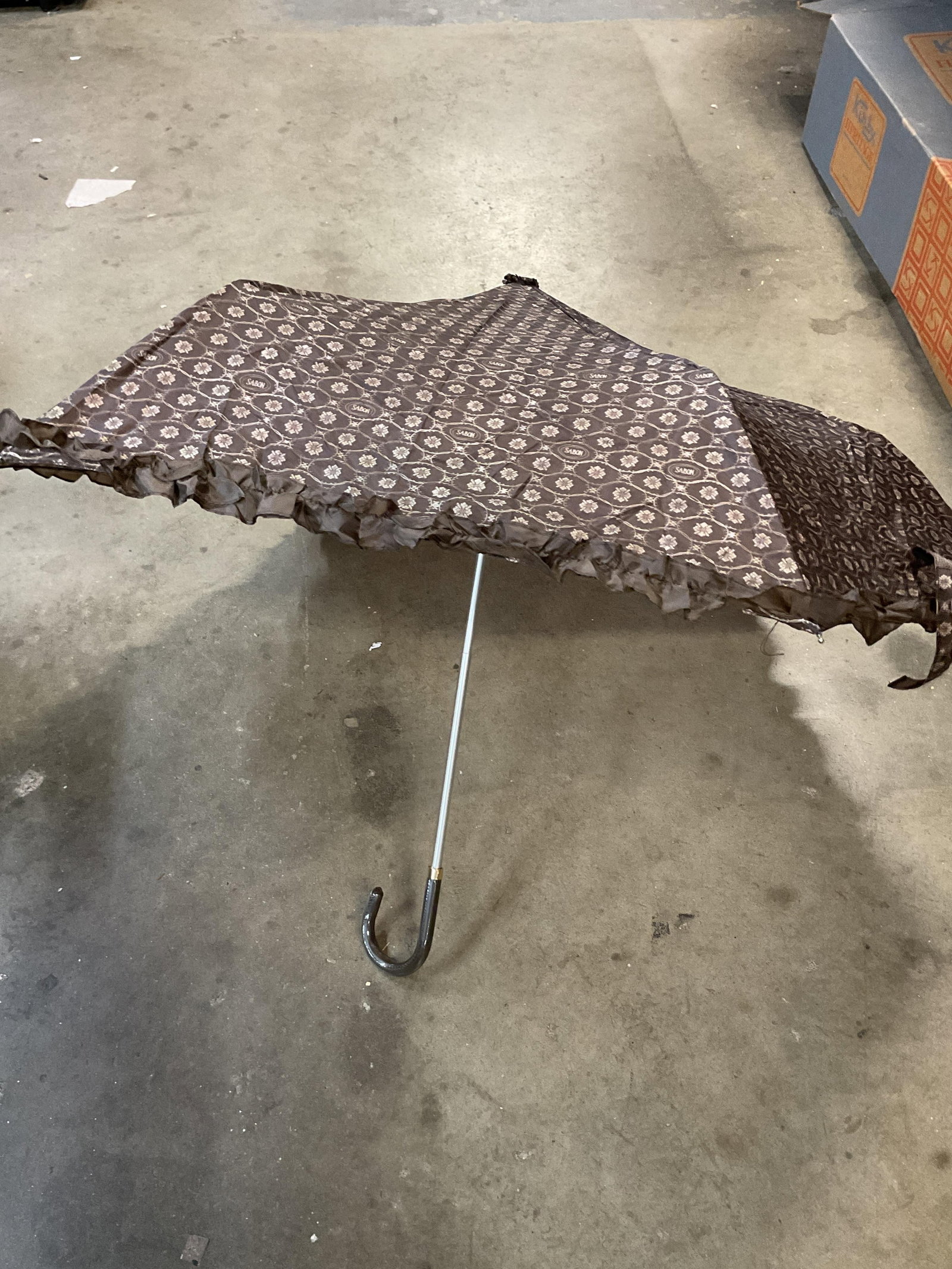 Sabon Brown Ruffled Parasol - 3
