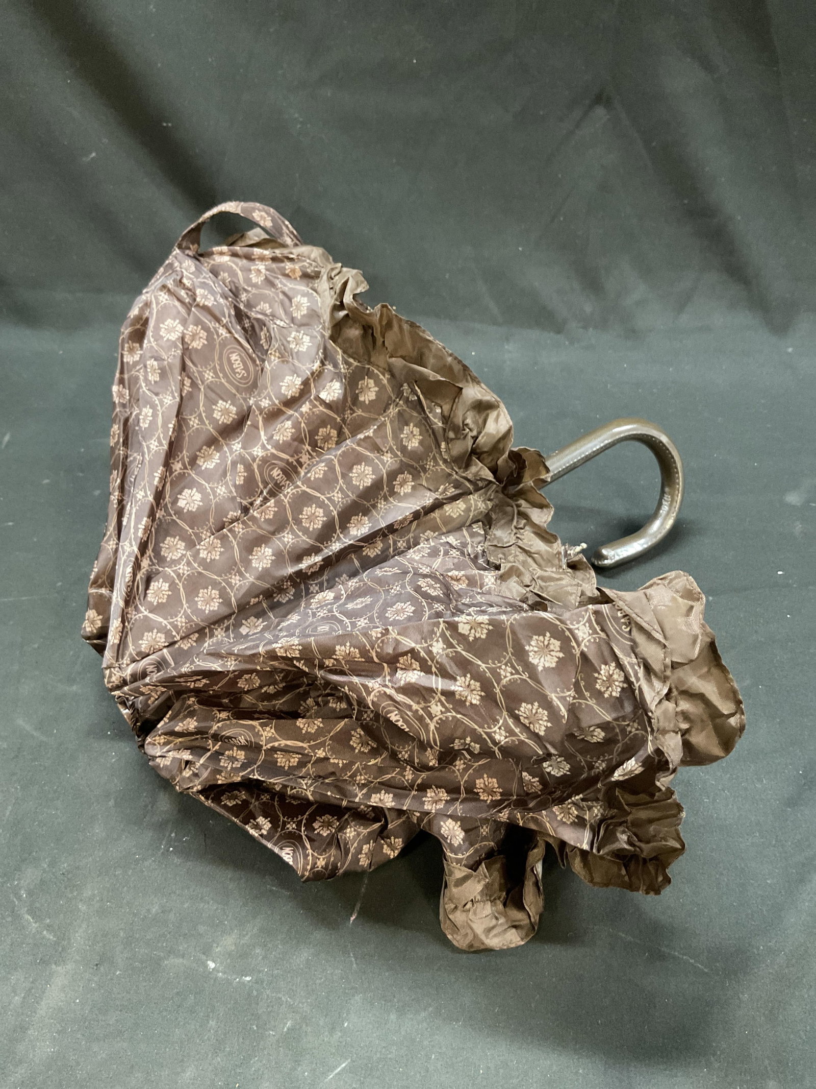 Sabon Brown Ruffled Parasol - 8