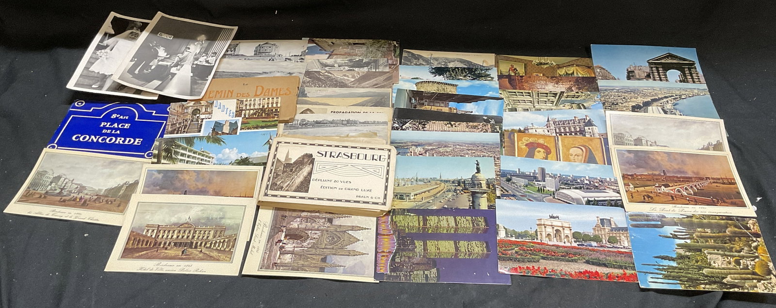 Lt80+ VTG 60s-80s International Postcards: 80+ 1960s-1970s International Postcards. Countries Such as France, Spain, Bahamas, World Trade Center, and More. Shows Various Photographs of French Destinations Such As Arc de Triomphe du Carrousel,