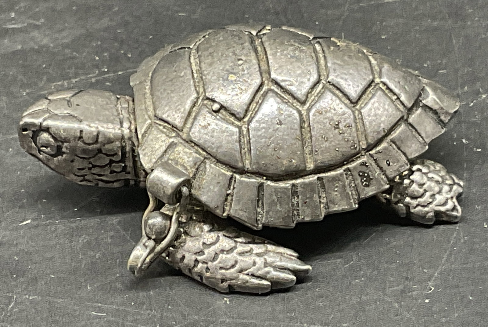 VTG Silver-Toned Brass Turtle Sewing Needle Holder (1 of 8)