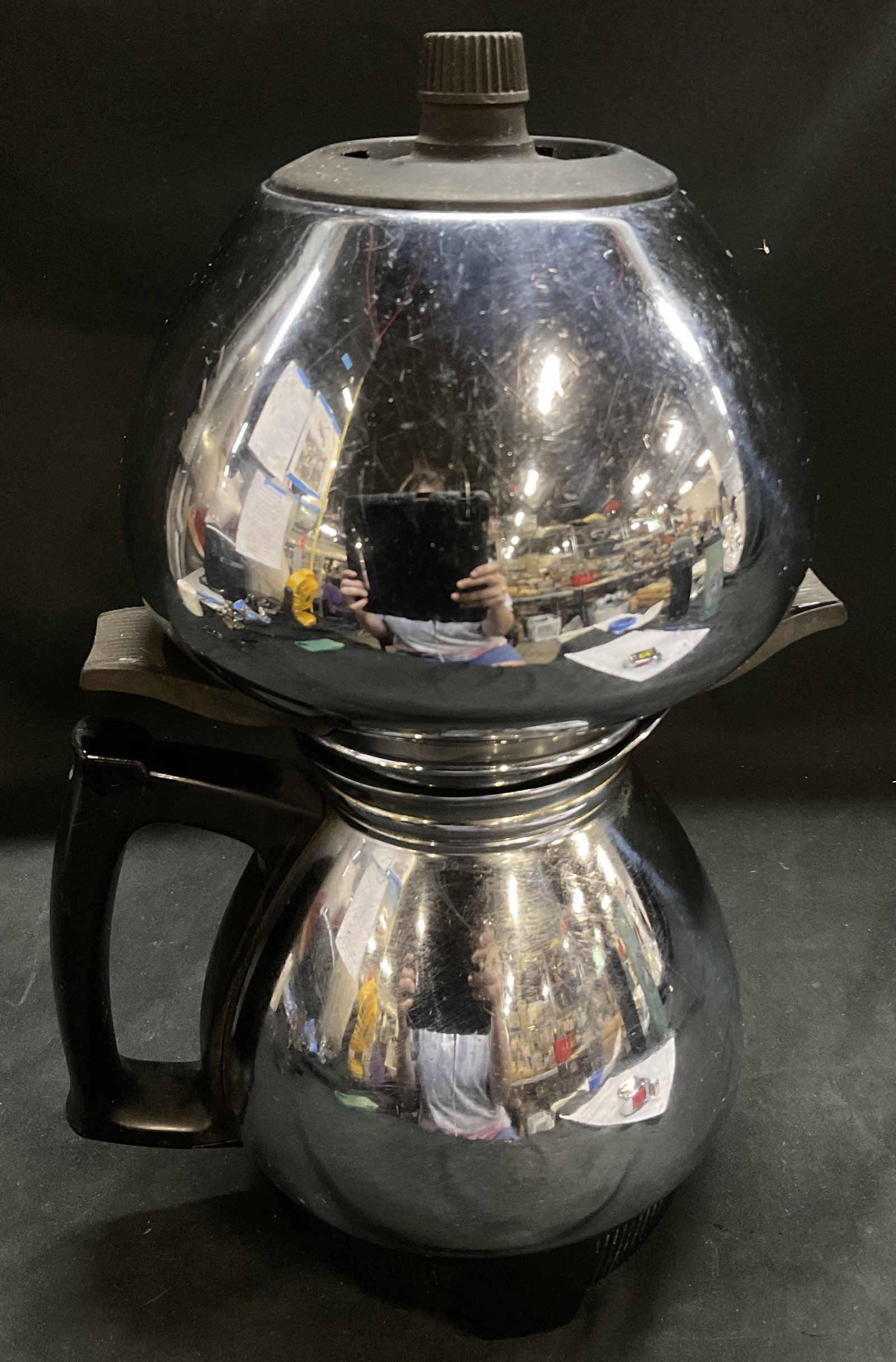 VTG 60s Sunbeam Coffeemaster Model C50: Vintage Circa 1960s Sunbeam Coffeemaster Model C50. Chrome-Plated Copper. Sunbeams Final Vaccuum Coffeemaker. Comes with Power Cord. Not Tested for Functionality. Scratching on Exterior and Interior.