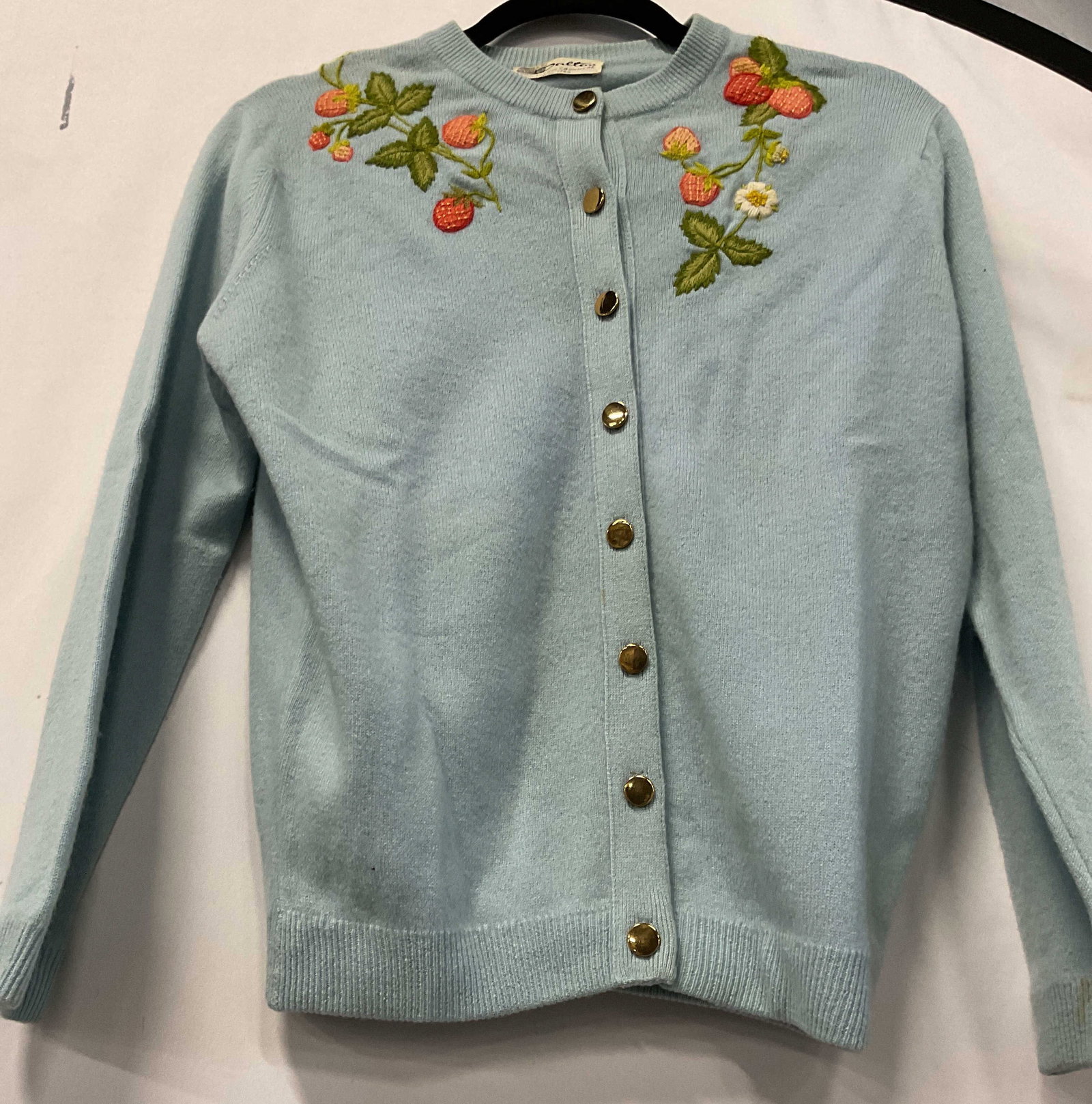 Dalton cashmere cardigan with embroidery (1 of 6)