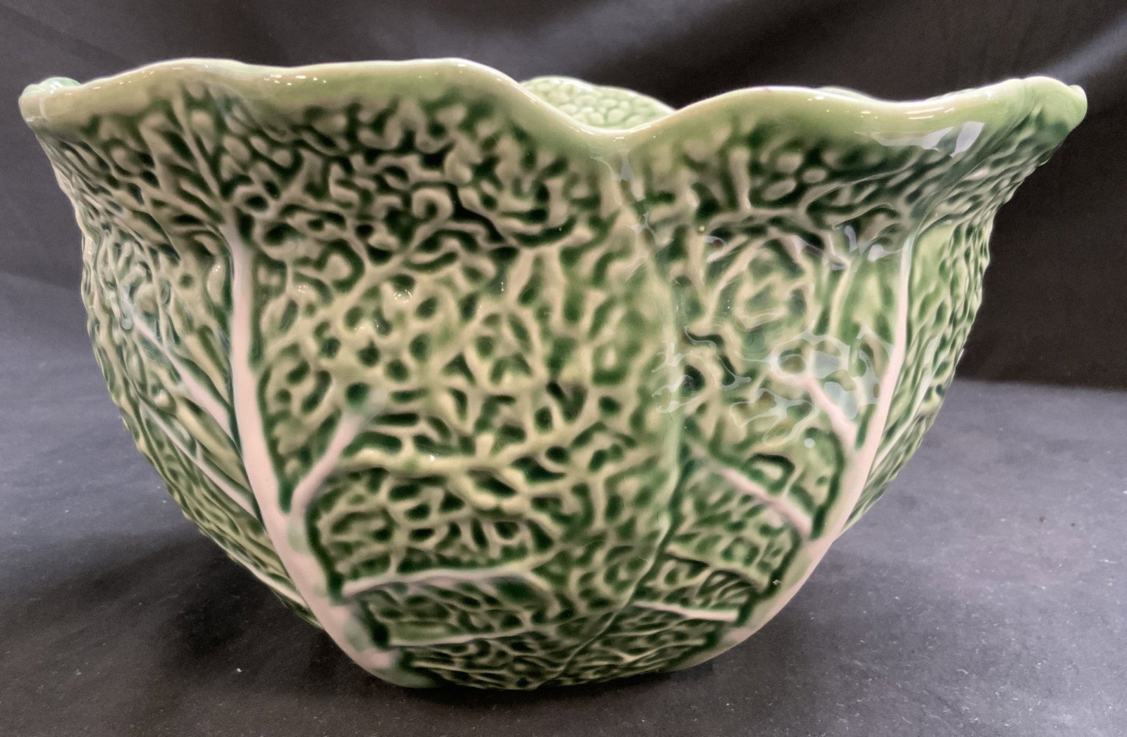 Vtg Bordallo Pinheiro Lg Cabbage Lf Srv Bwl, POR: Vintage BORDALLO PINHEIRO Large Cabbage Leaf Salad Serving Bowl. Made in Portugal. Majolica style, textured realistic green cabbage leaf pattern with hand finished white veining. Measures approx.