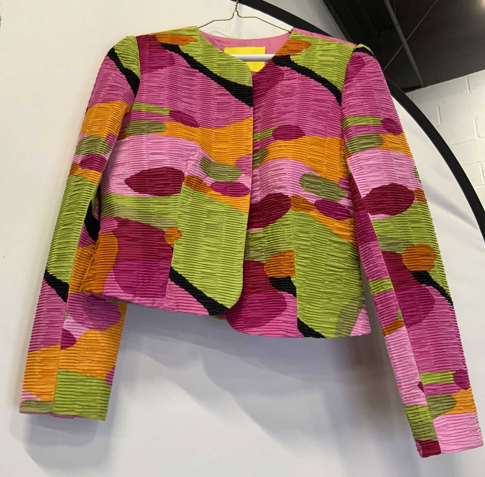 Flores & Flores textured printed jacket.: Flores &Flores textured printed jacket. No closure on jacket. Printed with abstract shapes in pinks , greens, orange and black. Size 8 some stains throughout Fashion, abstract , colorful H11