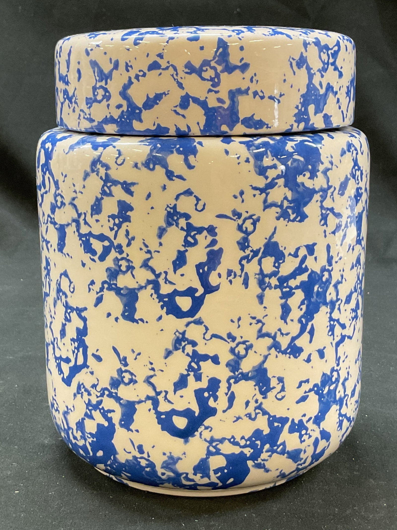 1991 SGND Vtg Ceramic Blue & White Lidded Jar: 1991 signed vintage ceramic blue and white lidded jar. Signed on underside as photographed here, dated May 18 1991. Cylinder shape and round lid. Speckled blue and white pattern. Measures ht approx 7