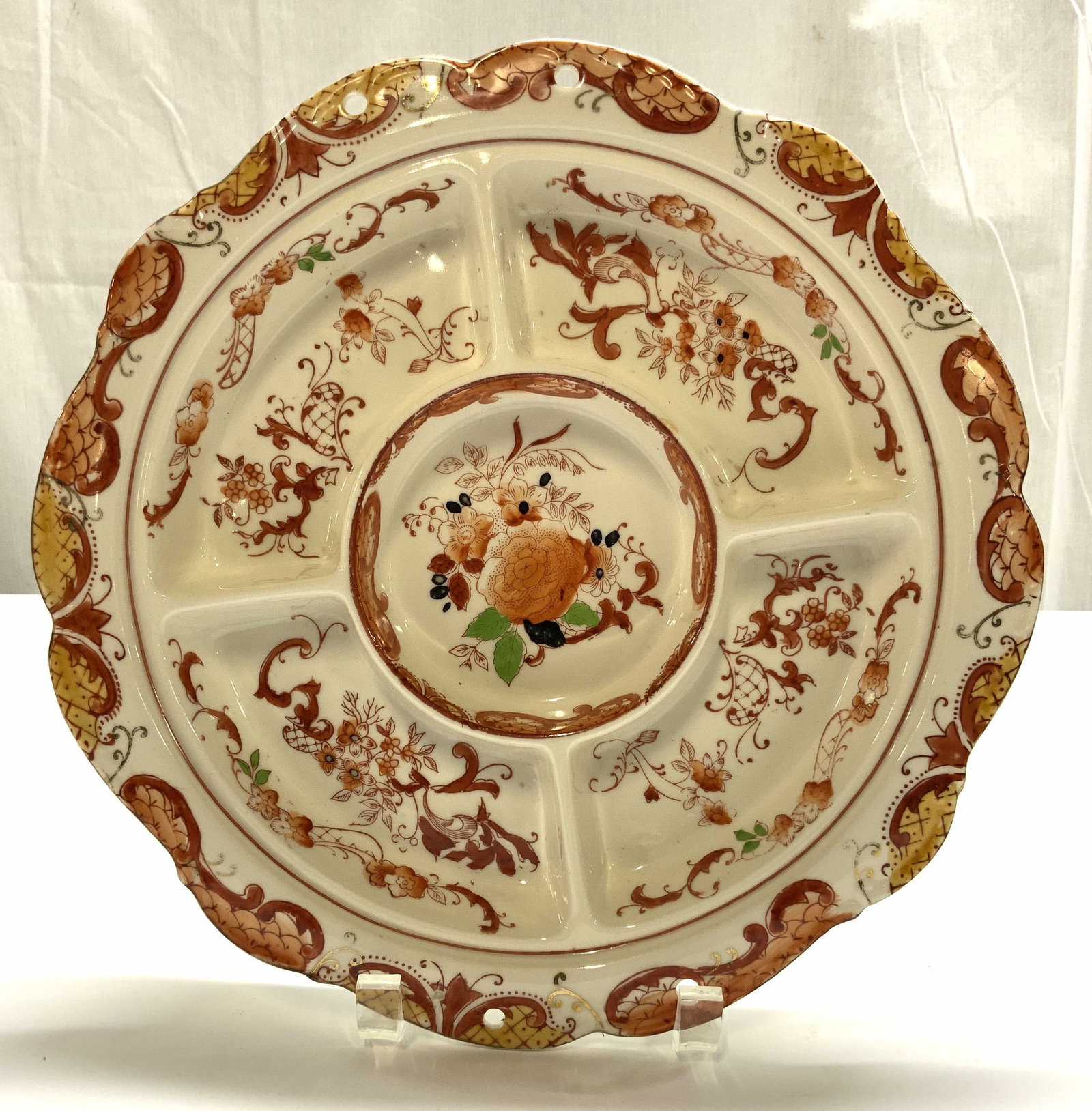 Vtg Takito TT Divided Relish Dish, Japan: Vintage Takito Company TT Hand Painted Divided Relish Dish Orange Floral Imari. Nagoya, Japan. Circa 1930s. Scalloped outer rim with finger-hold accent holes, four outer compartments and central circu