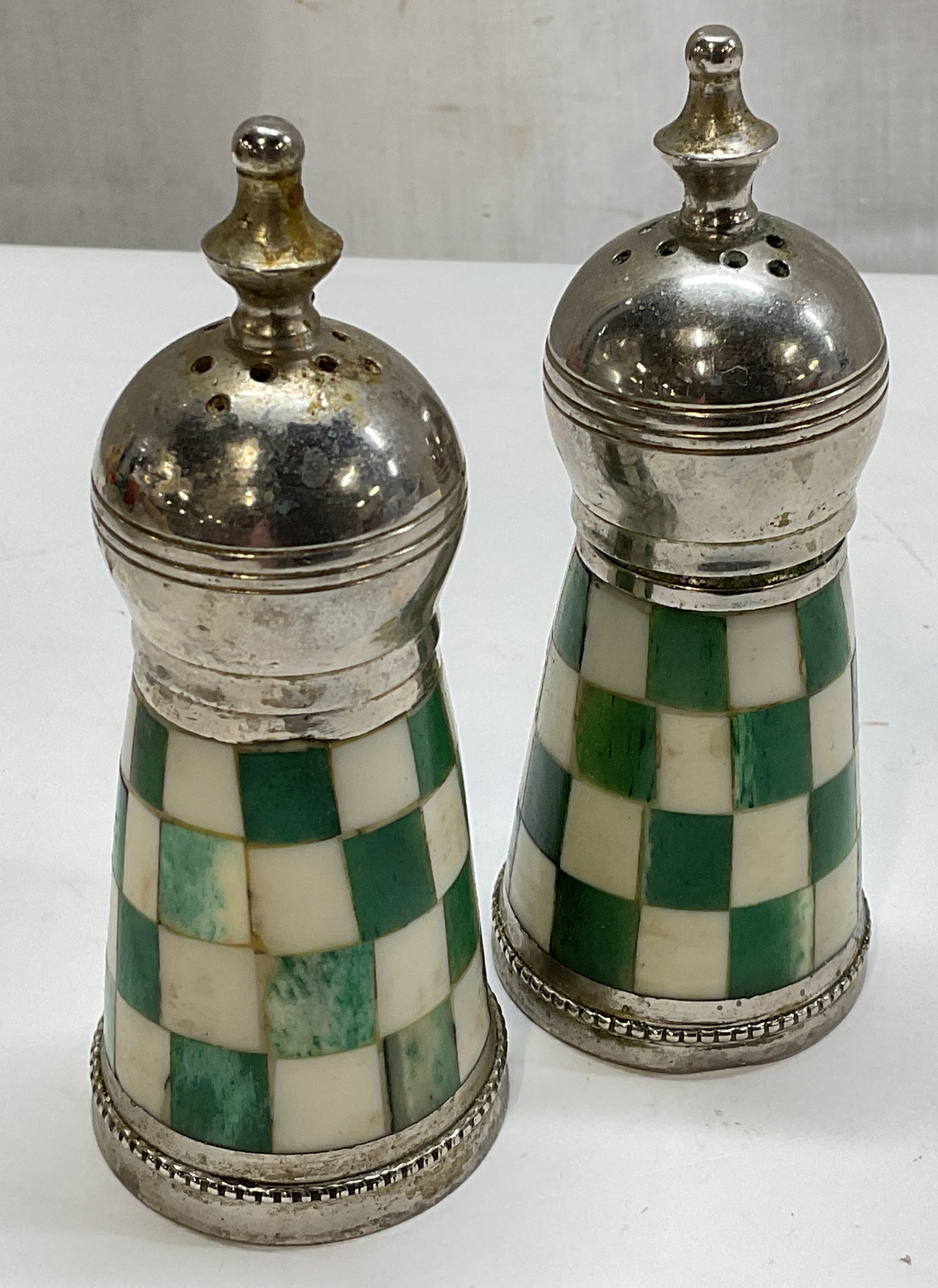 Vtg. MacKenzie Childs Checkered Slt/Ppr. Shakers (1 of 5)