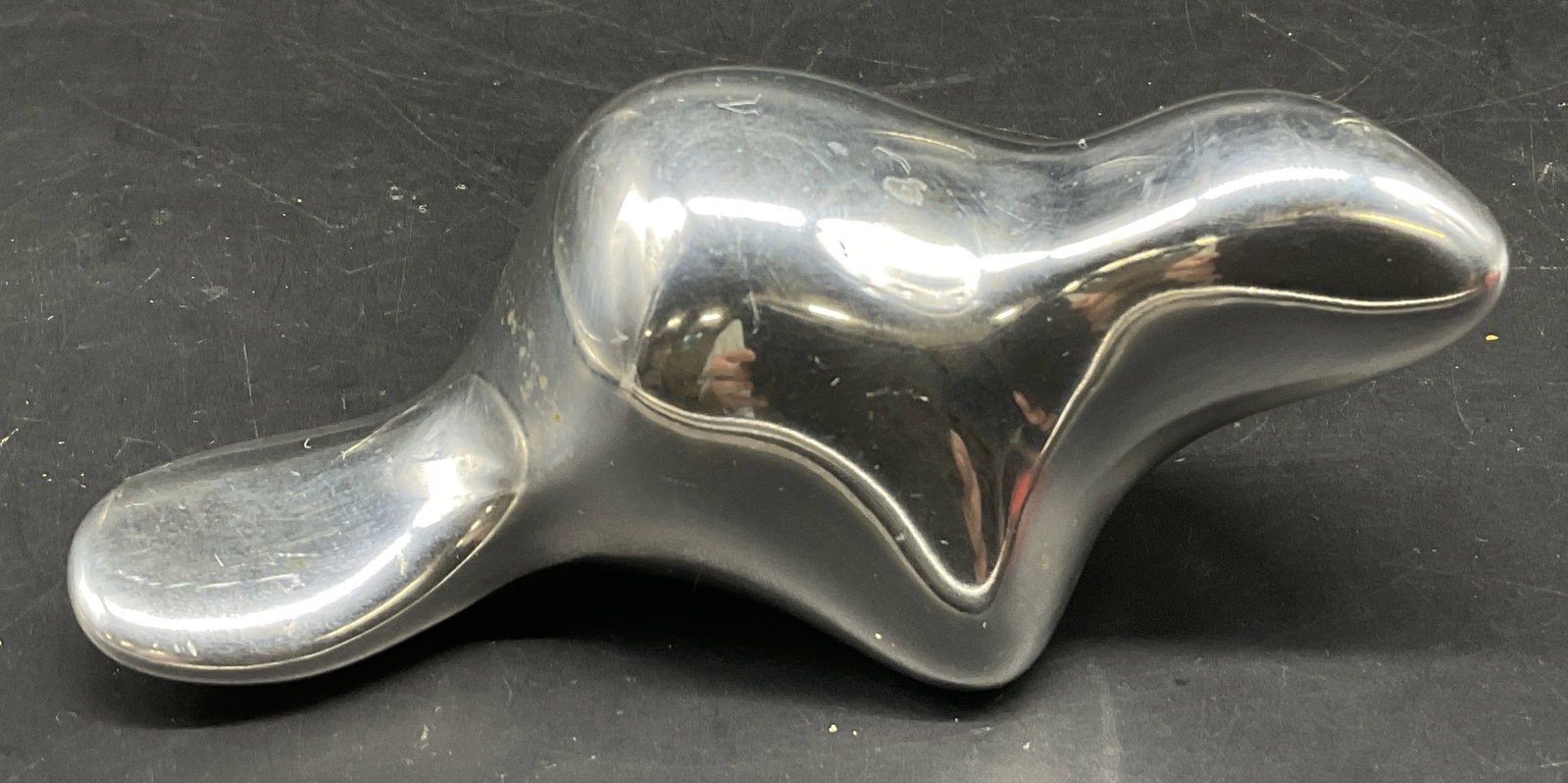 VTG SGND Hoselton Polished Alum Beaver Sculpt CA: Vintage Circa 1980s-1990s Signed Hoselton Polished Aluminum Beaver Sculpture. Model No.955. Made in Canada. Mid-Century Minimalist Fluid-Form Abstract Design. Scratching and Spotting Present. Measures
