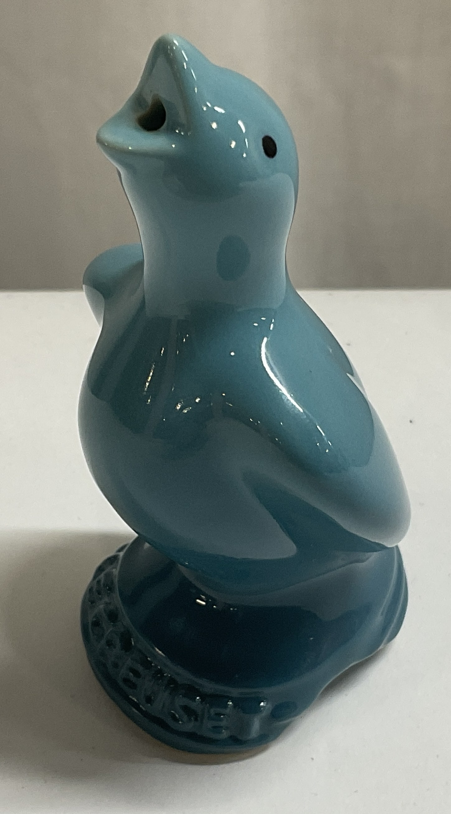 Le Creuset Blue Stoneware Pie Bird (1 of 6)
