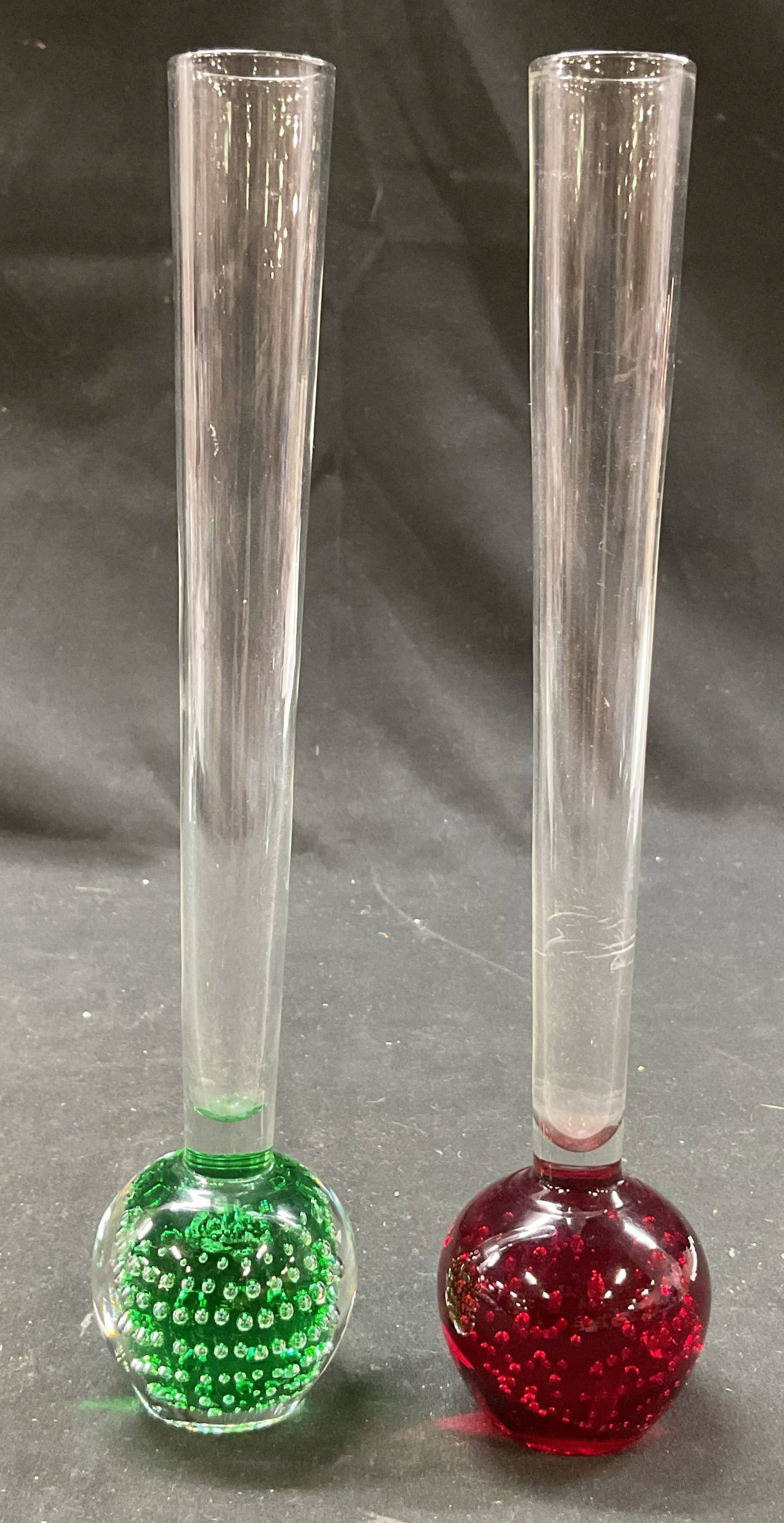 Pair Vtg Green & Red Bubble Art Glass Bud Vases (1 of 7)