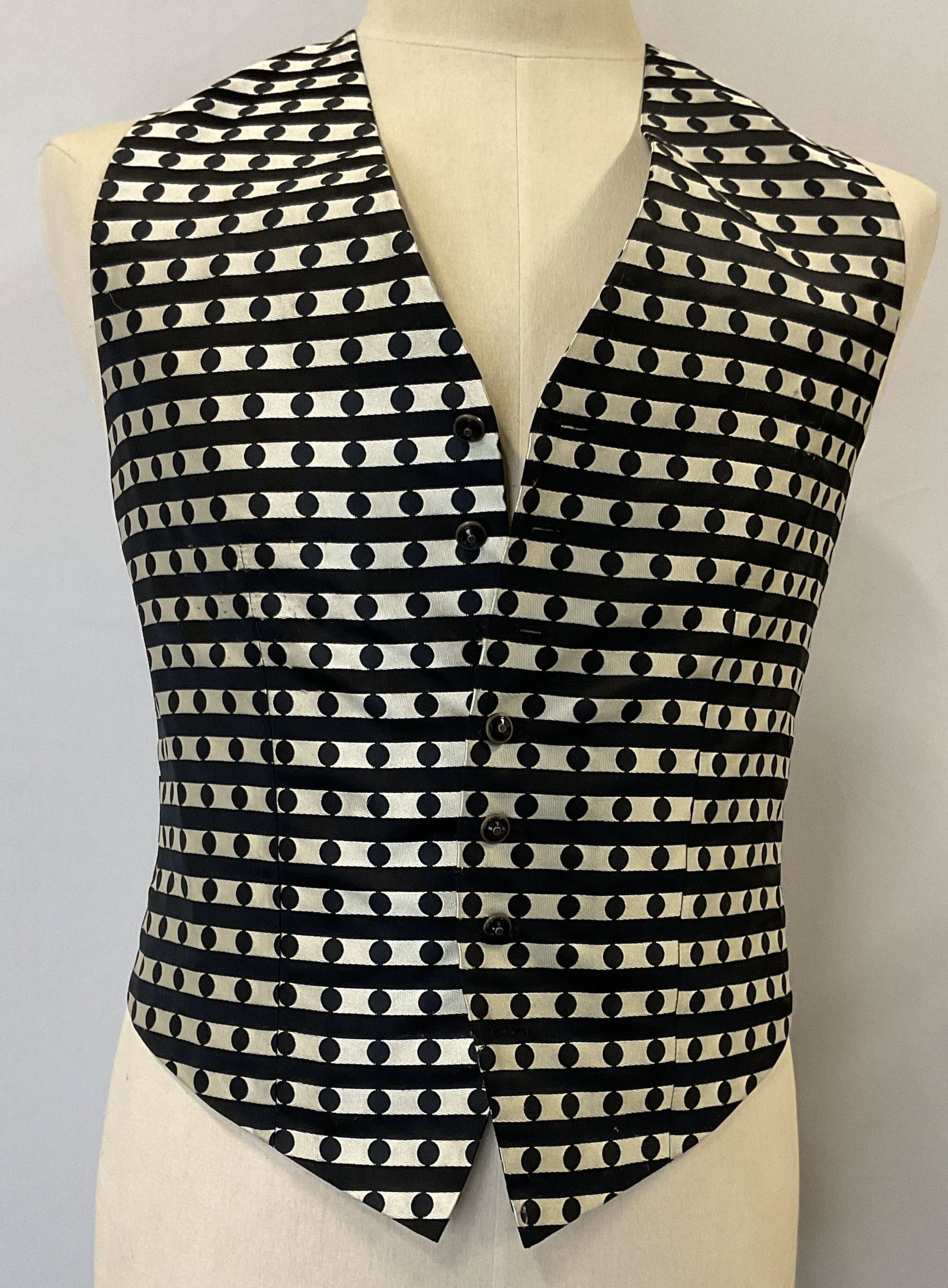 Patterned vest (1 of 8)