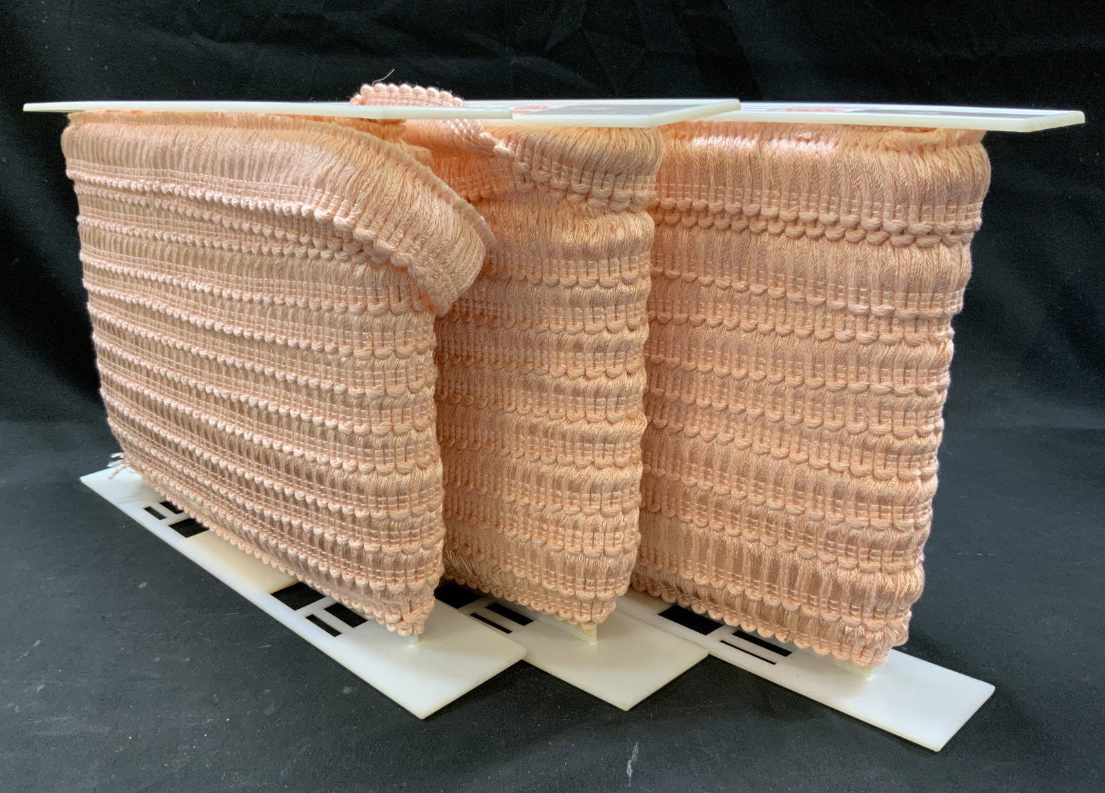 Vtg Lt3 Hollywood Pink Brush Fringe Trim. (1 of 5)