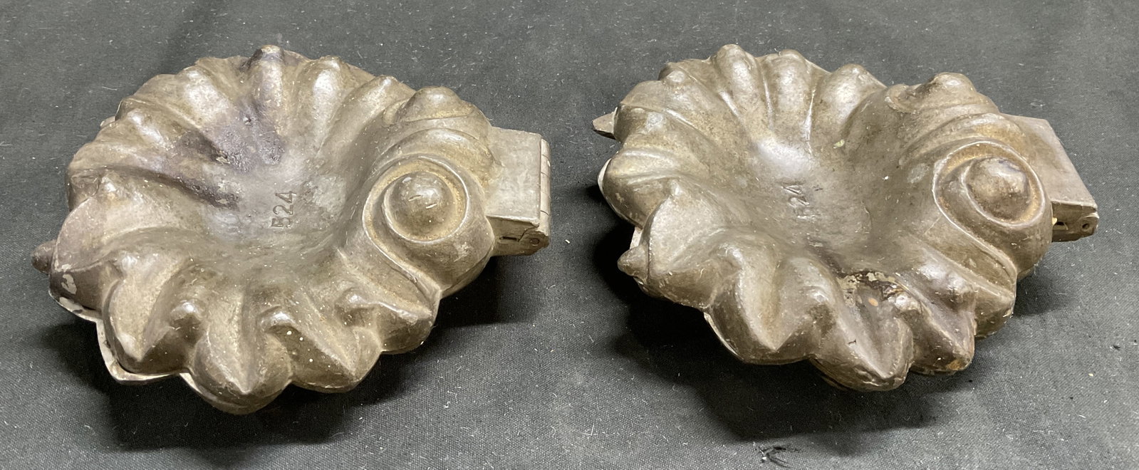 Lt2 ANTQ S&Co Fancy Shell Pewter Ice Cream Molds (1 of 7)