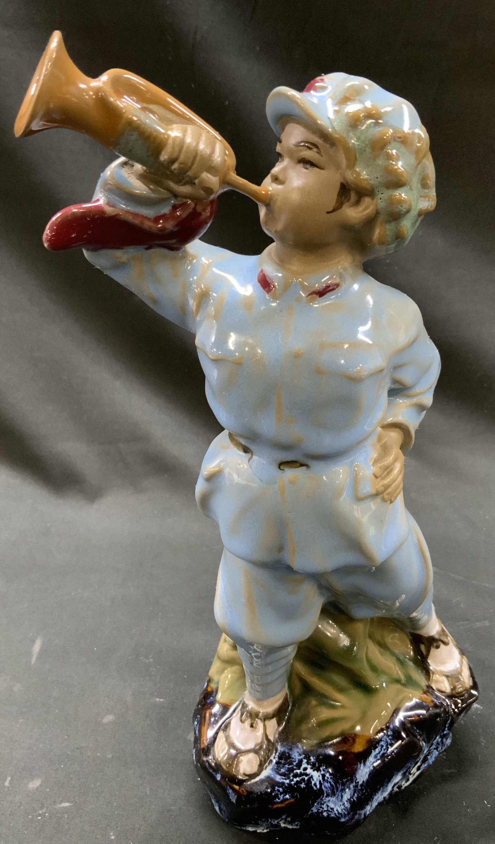 Vtg Chinese Red Guard Porcelain Bugler Fig. (1 of 5)