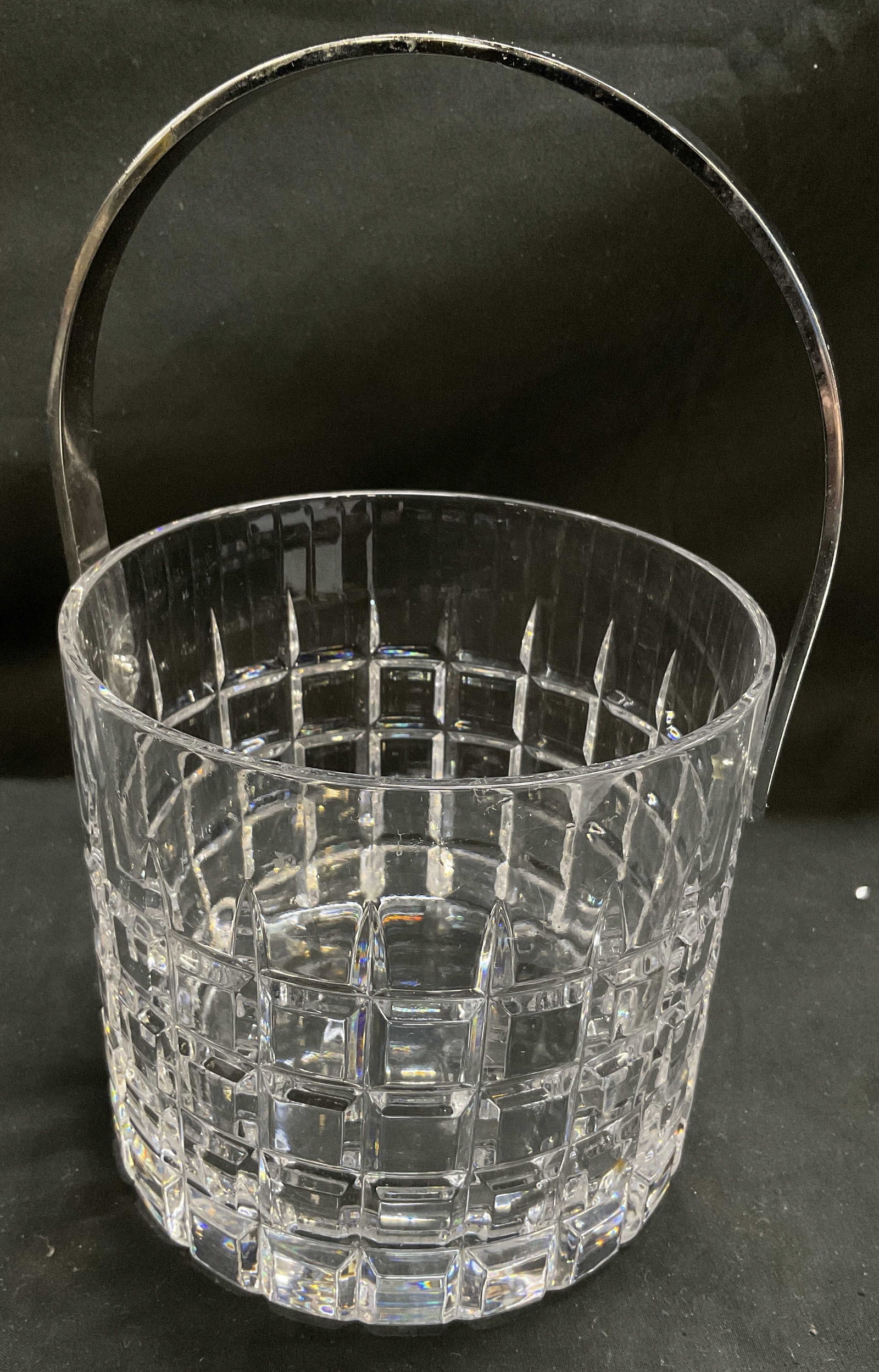 VINTAGE Heavy Clear Cut-Crystal Ice Bucket (1 of 8)