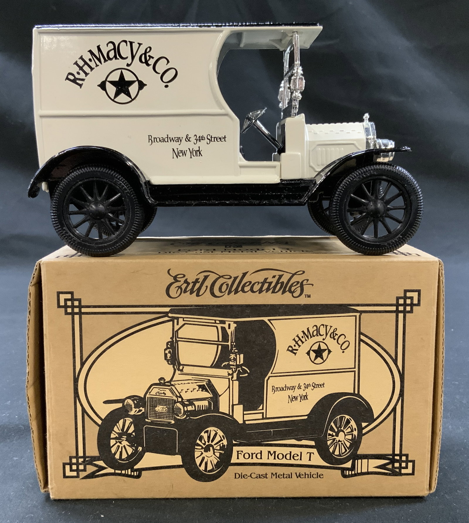 Vtg ERTL Ford Model T Delivery Van Toy Bank NIB (1 of 9)