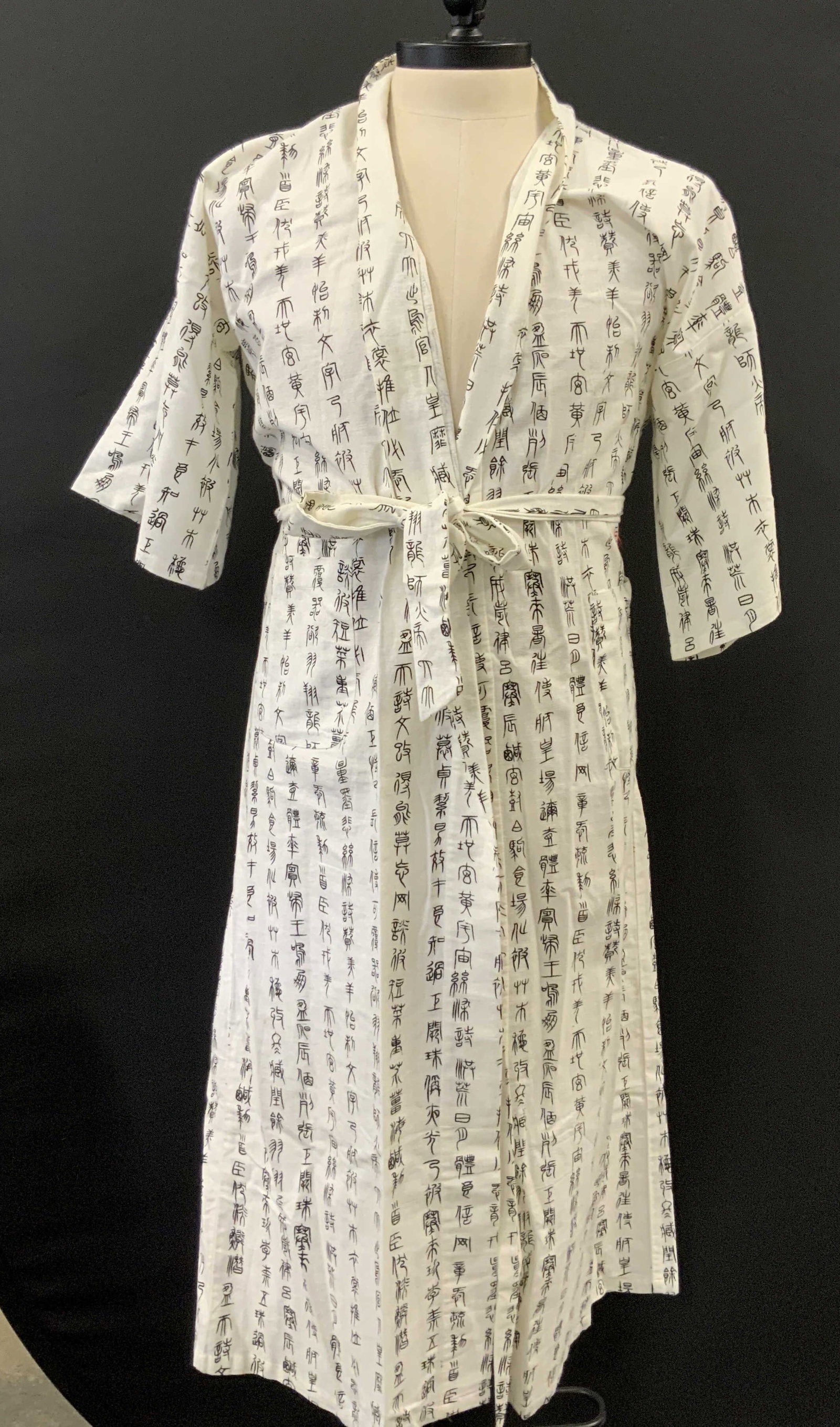 Shirt sleeve Robe printed Chinese seal script (1 of 7)