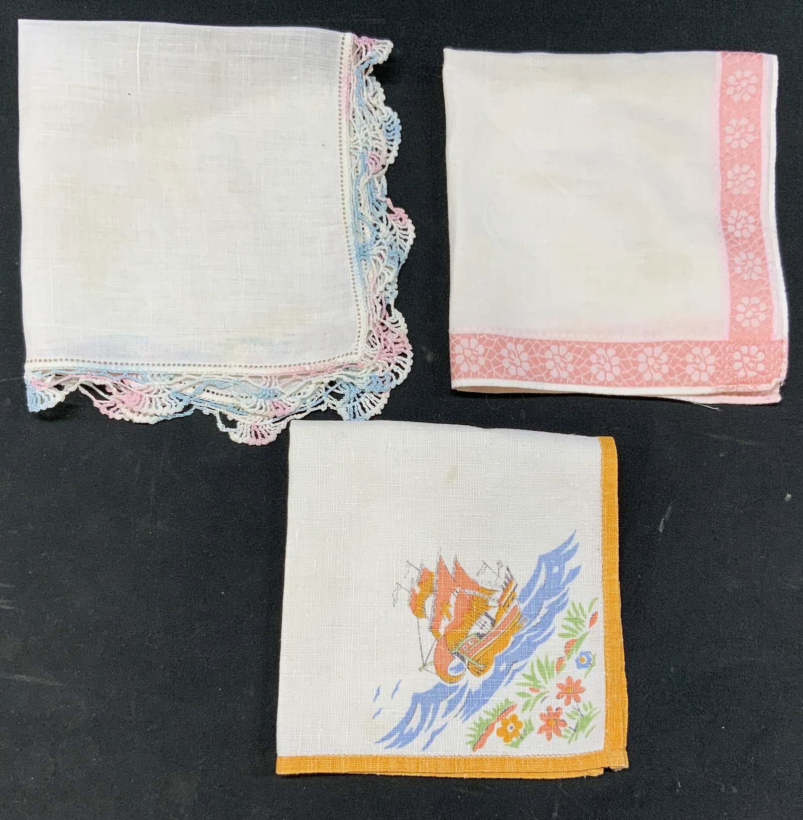 Vtg Lt3 Handkerchiefs (1 of 8)