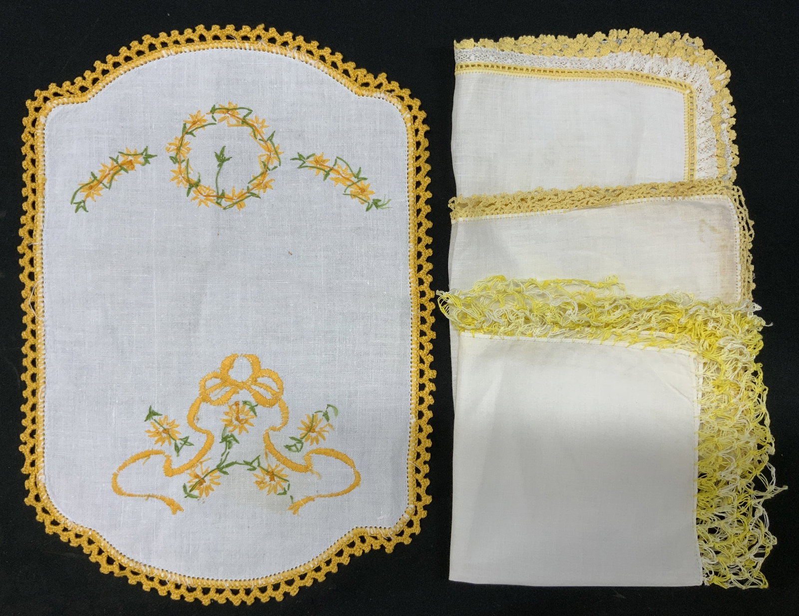 Vtg Lt4 Yellow Crocheted Linens/Doilies/Hankies (1 of 13)