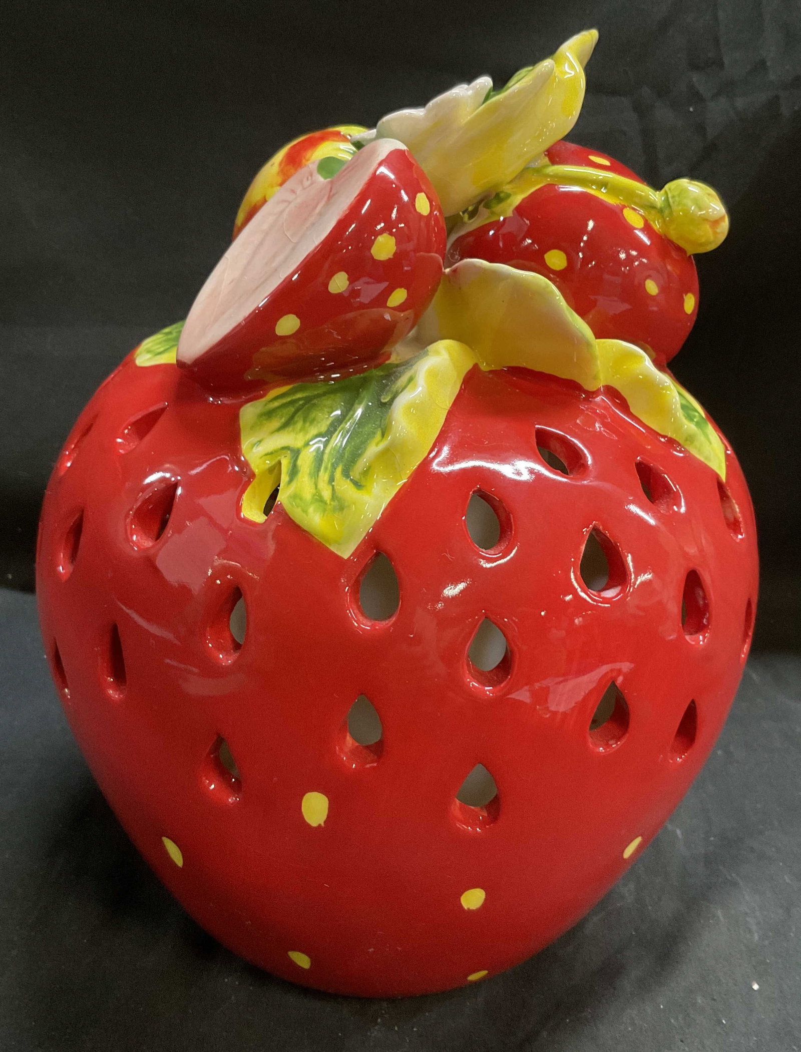 VTG Ceramic Strawberry Luminary Candle Holder (1 of 6)