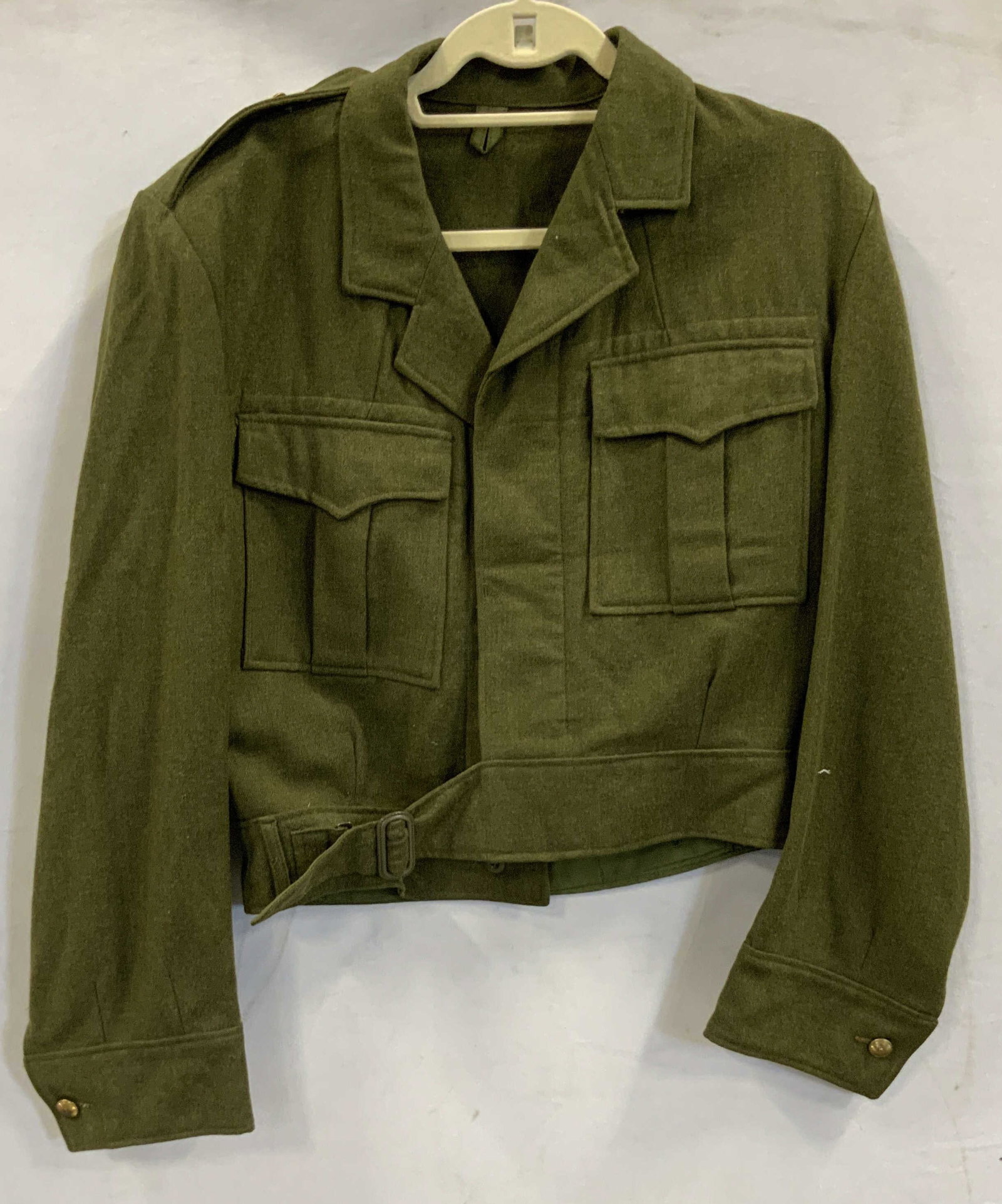Vintage Norwegian military surplus jacket WWII: Vintage Norwegian military surplus jacket WWII. Printing on the inside says 3177 Hihverk Haeren 52 N. Hihverk was the workshop for the Norwegian armed forces and haeren translates to army. 52 N is