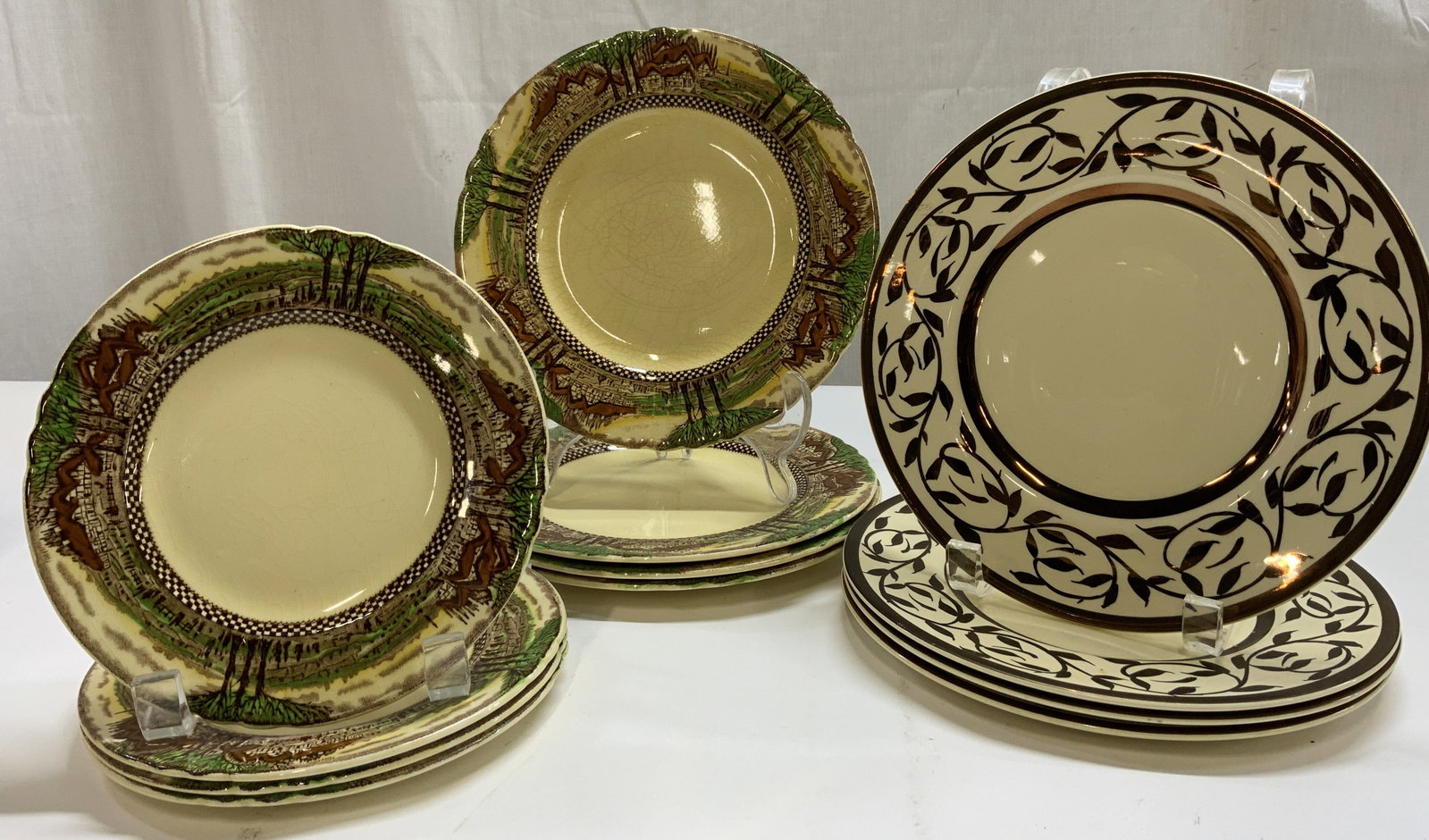 Vtg Mxd Lt12 Myott Son & Co. Plates, England: Vintage Mixed Lot of 12 Myott Son &Co. Plates. Made in England. Pattern 1- 4x MCM Trailing Leaf side plates with continuous trailing leaf border framed by ring accents on cream background. Backside re