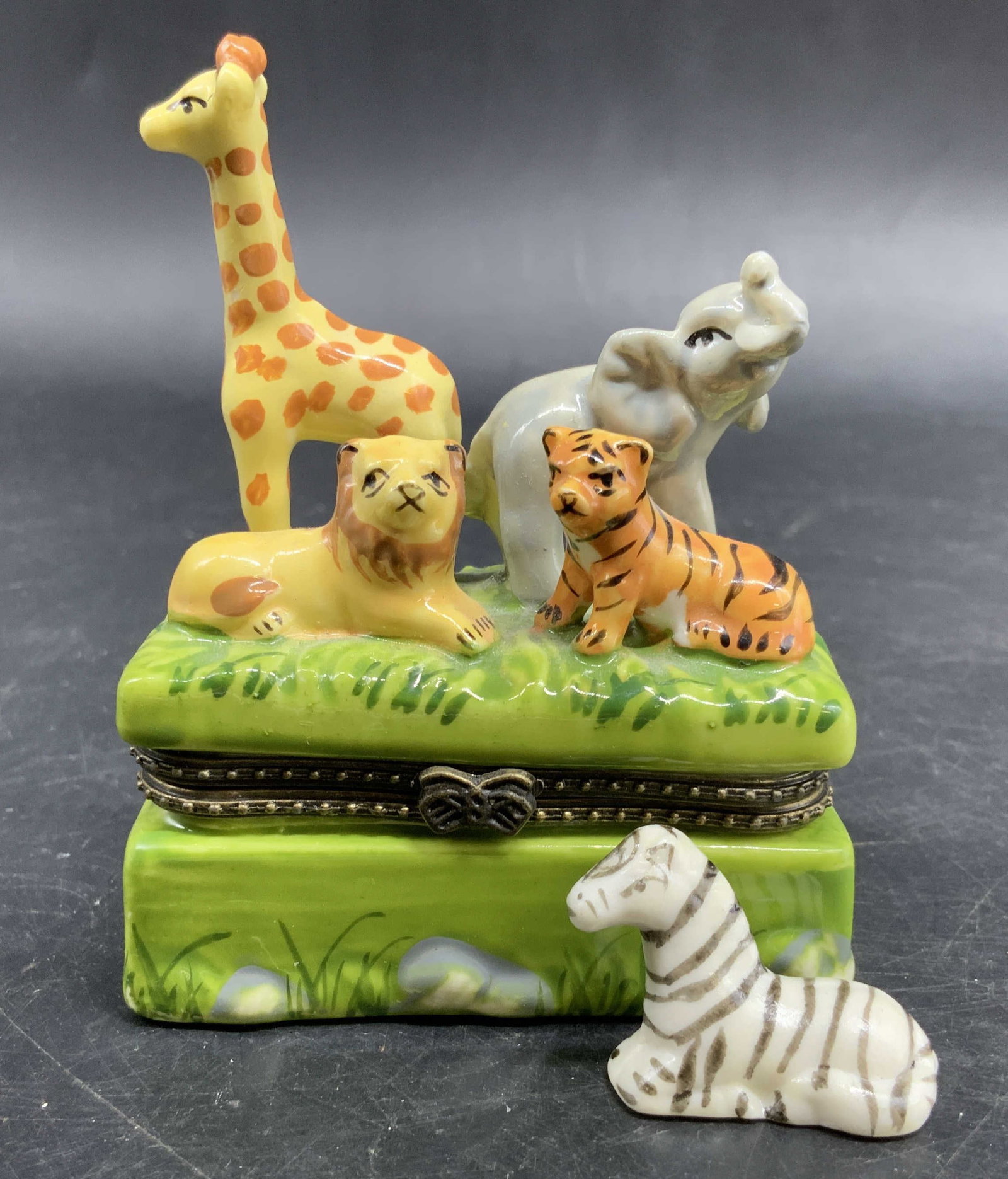 Porcelain Animal Kingdom Pill Box (1 of 9)