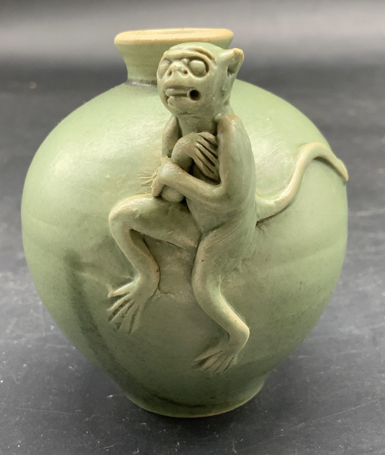 Vntg Gargoyle Monkey Green Pottery Vase (1 of 13)