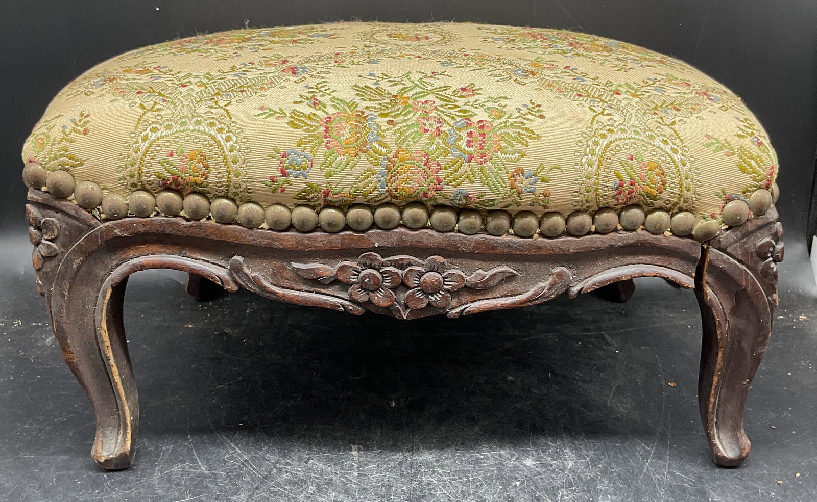 Vtg Louis XV Style Floral Needlepoint Stool (1 of 7)