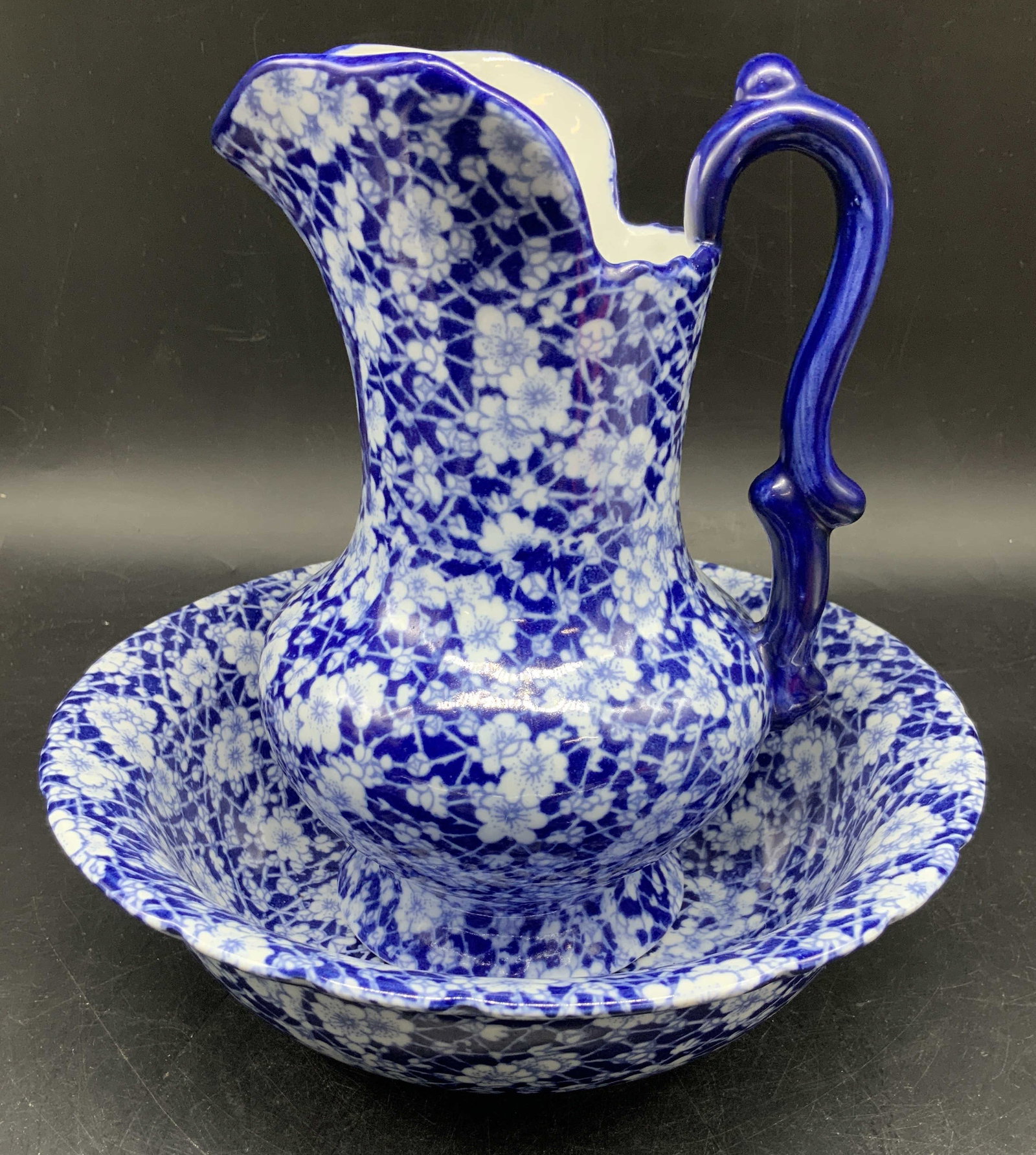 Vntg Victoria Ware Ironstone Pitcher and Basin (1 of 11)