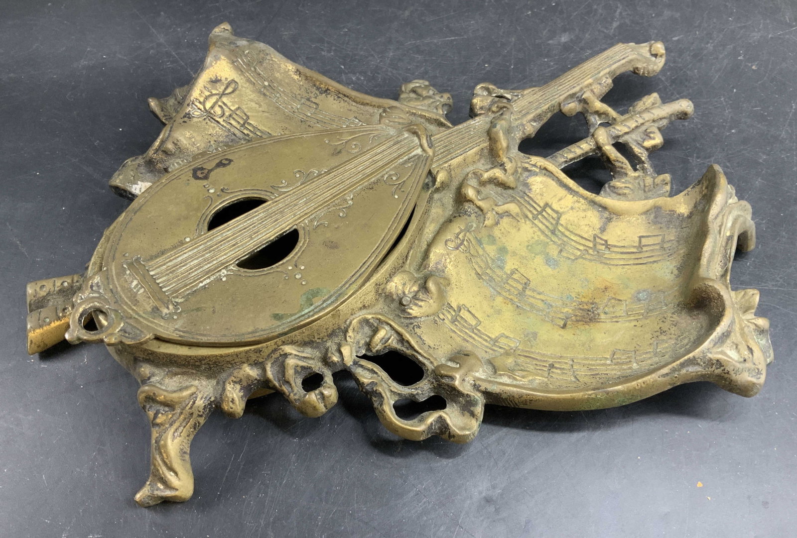 Antq French Musical theme Gilt Inkwell (1 of 10)
