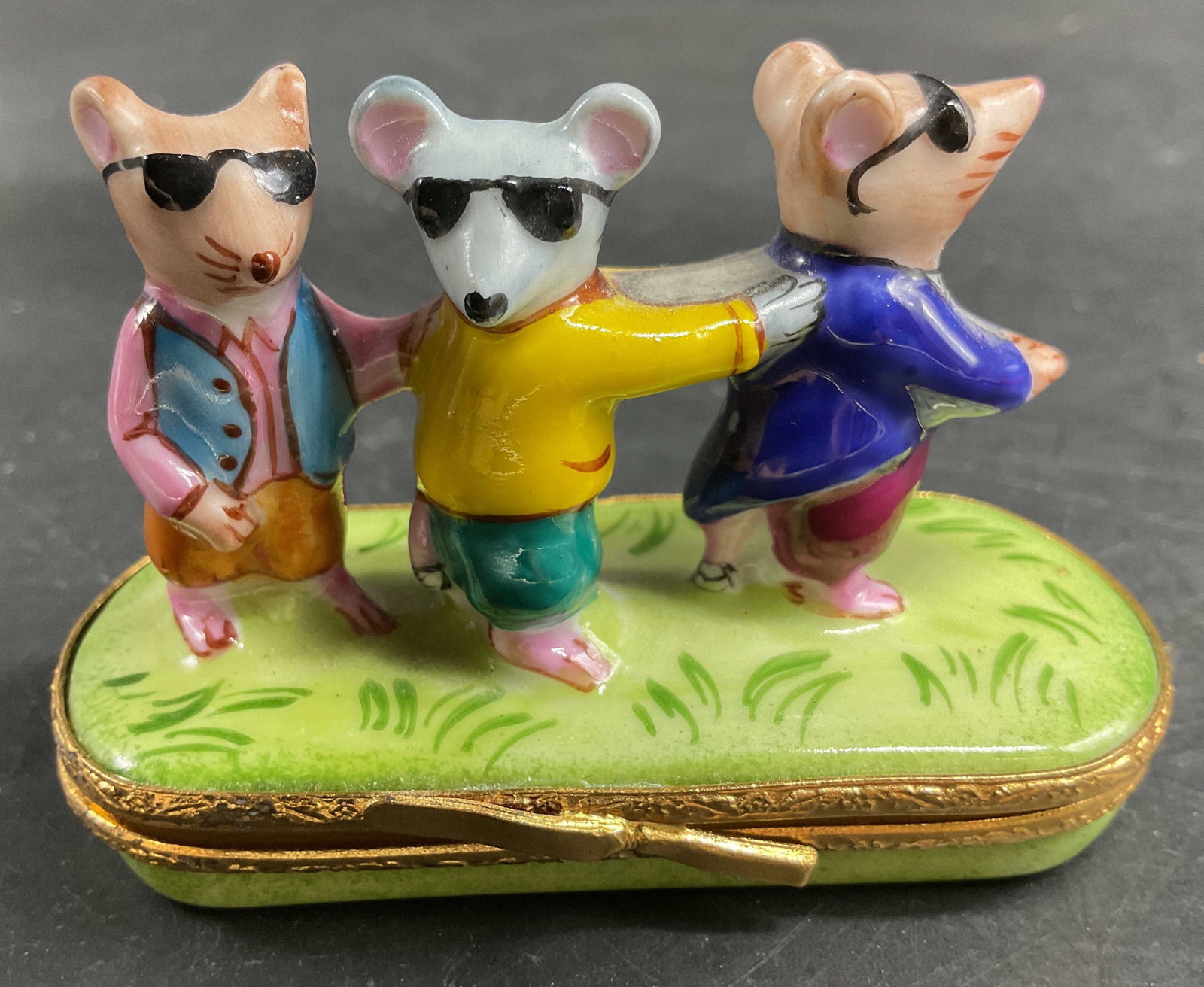Limoges Fr Porc 3 Mice Pillbox (1 of 7)