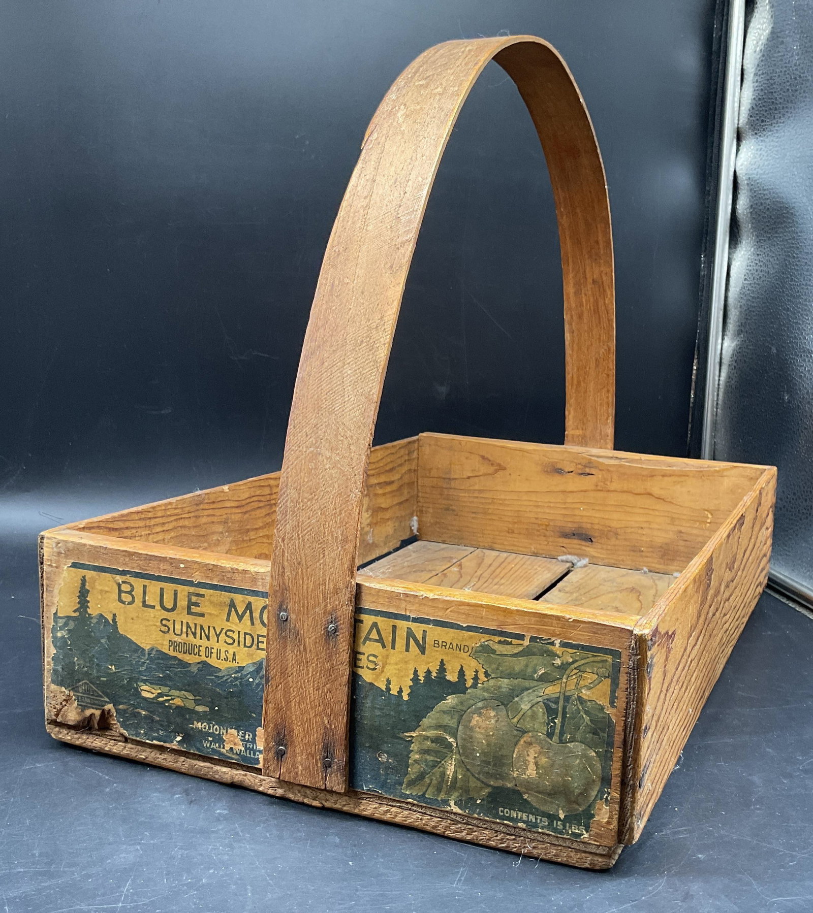 Antq Labeled Blue Mntn Apple Crate: Antique wood Apple Crate with bentwood handle, label affixed, mountain graphics, reads blue mountain sunny side apples, produce of USA, measures ht app 14 inches, crate app 17 by 11 inches, collectibl