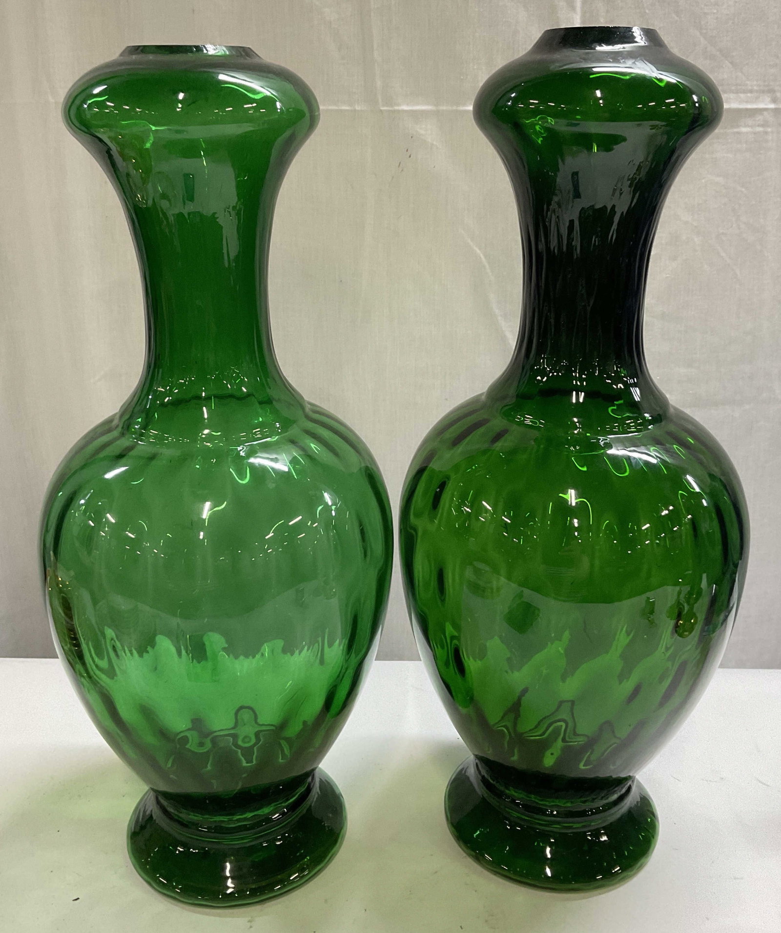 Pair MCM Emerald Green Optic Art Glass Vases ITALY (1 of 6)