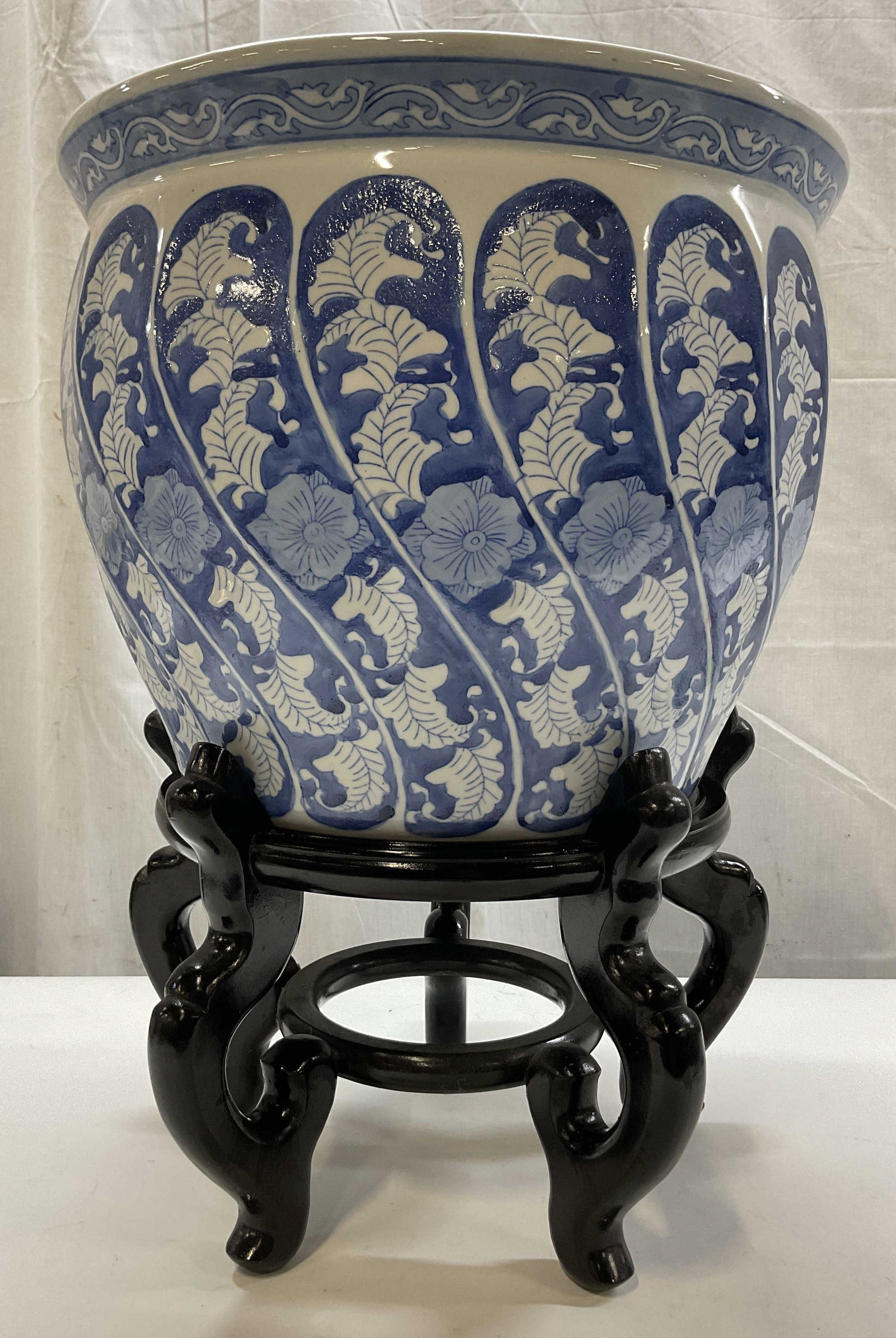 Vtg Lrg Chinese Chinoiserie Cer Planter W Stand: Vintage large Chinese chinoiserie ceramic planter. Comes with black painted wooden fitted stand. Signed on underside. Bulbous body and wide rim. Hand painted floral and symbolic motifs in blue and whi