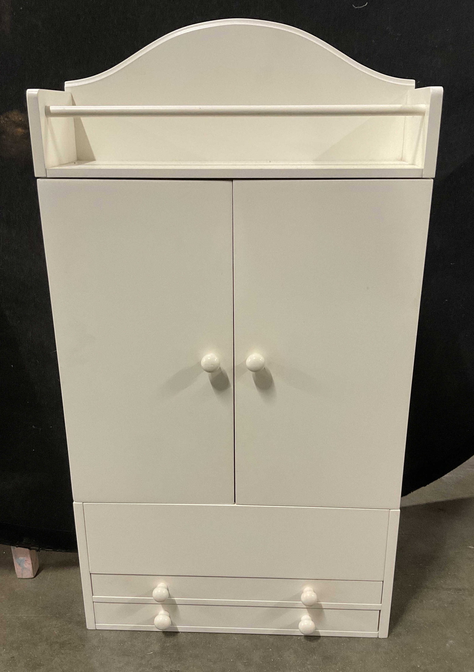 Childrens Wooden Tabletop Armoire Jewelry Box: Childrens White Wooden Tabletop Armoire Jewelry Box. Designed for Organizing Jewelry and Accessories. Open Storage Ledge Featuring Arched Back Panel and Hanging Rod. Double Cabinet Doors. Single Pull-