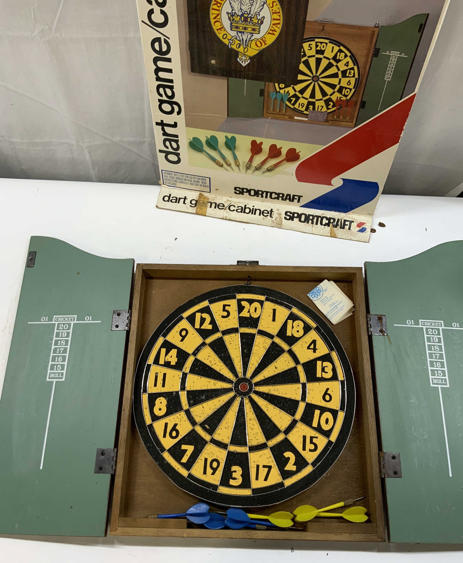 Vntg Sportcraft dart game and cabinet 1980s (1 of 8)