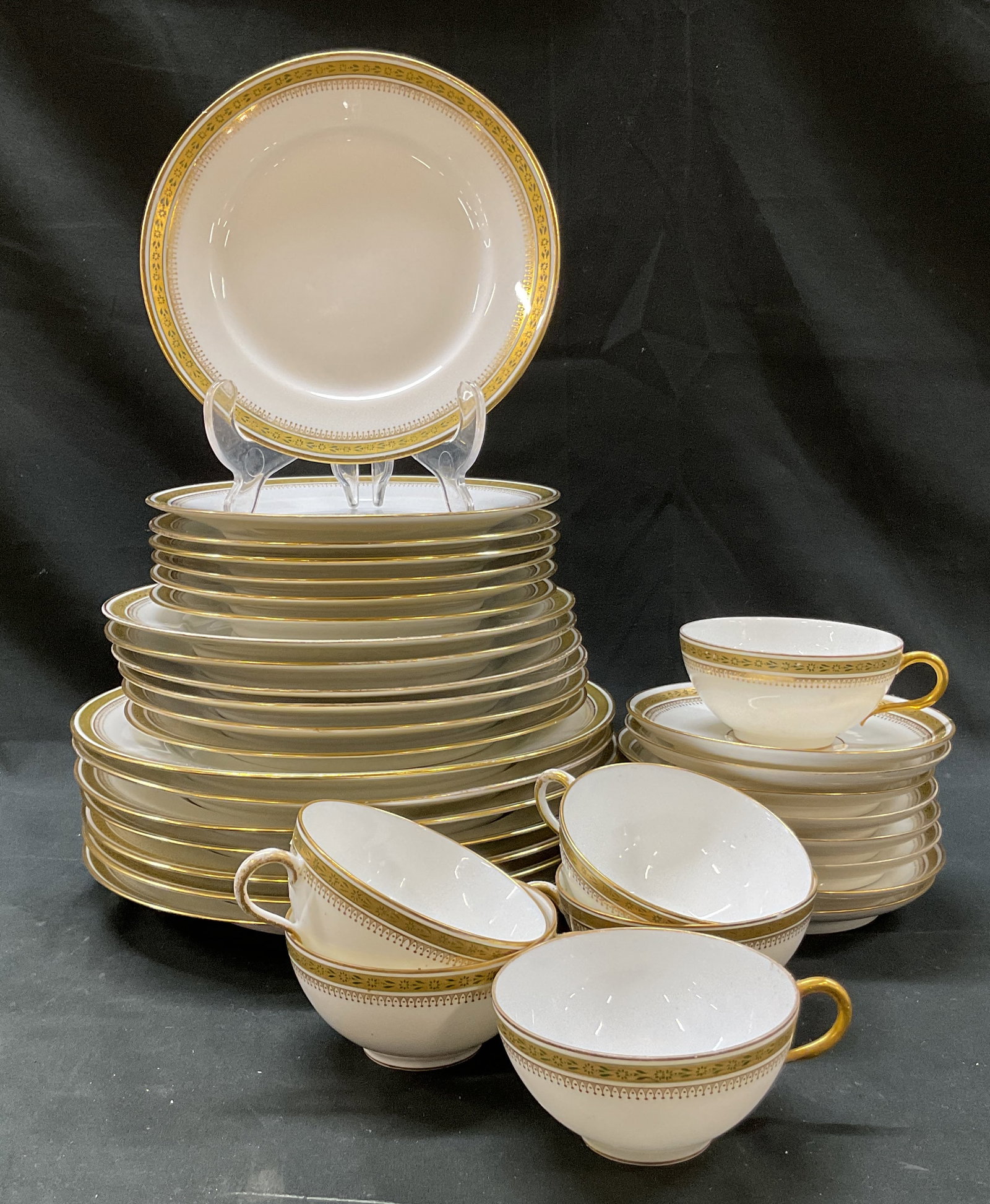 Set 34 WM Guerin & Co Limoges Tableware France (1 of 12)
