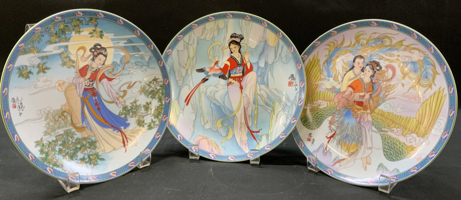 Vtg 1990-91 Lt3 Jingdezhen Porcelain Plates IOB: Vintage Lot of 3 Imperial Jingdezhen Porcelain Plates. Designed by Artisan Jiang Xie Bing. In original boxes with original insert slips. Date from 1990-1991 Measures approx. 8.5 diameter inches Vintag