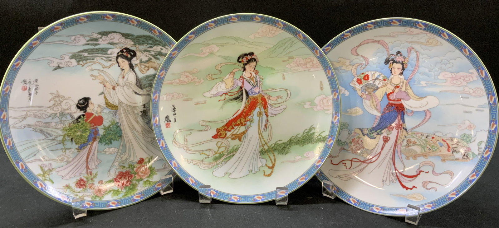 Vtg 1990-91 Lt3 Jingdezhen Porcelain Plates IOB: Vintage Lot of 3 Imperial Jingdezhen Porcelain Plates. Designed by Artisan Jiang Xie Bing. In original boxes with original insert slips. Date from 1990-1991 Measures approx. 8.5 diameter inches Vintag