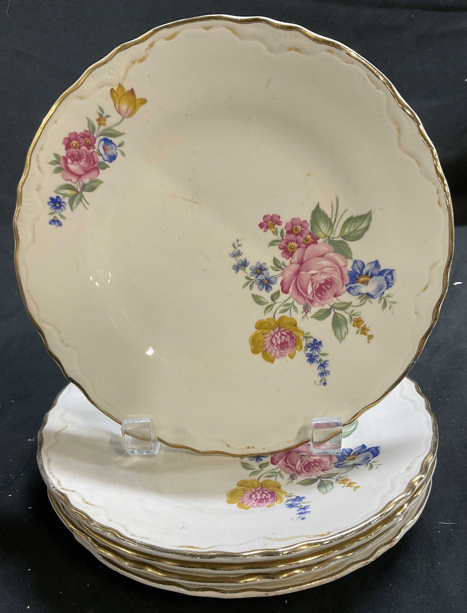 Set 5 Porcelain Floral Plates (1 of 8)
