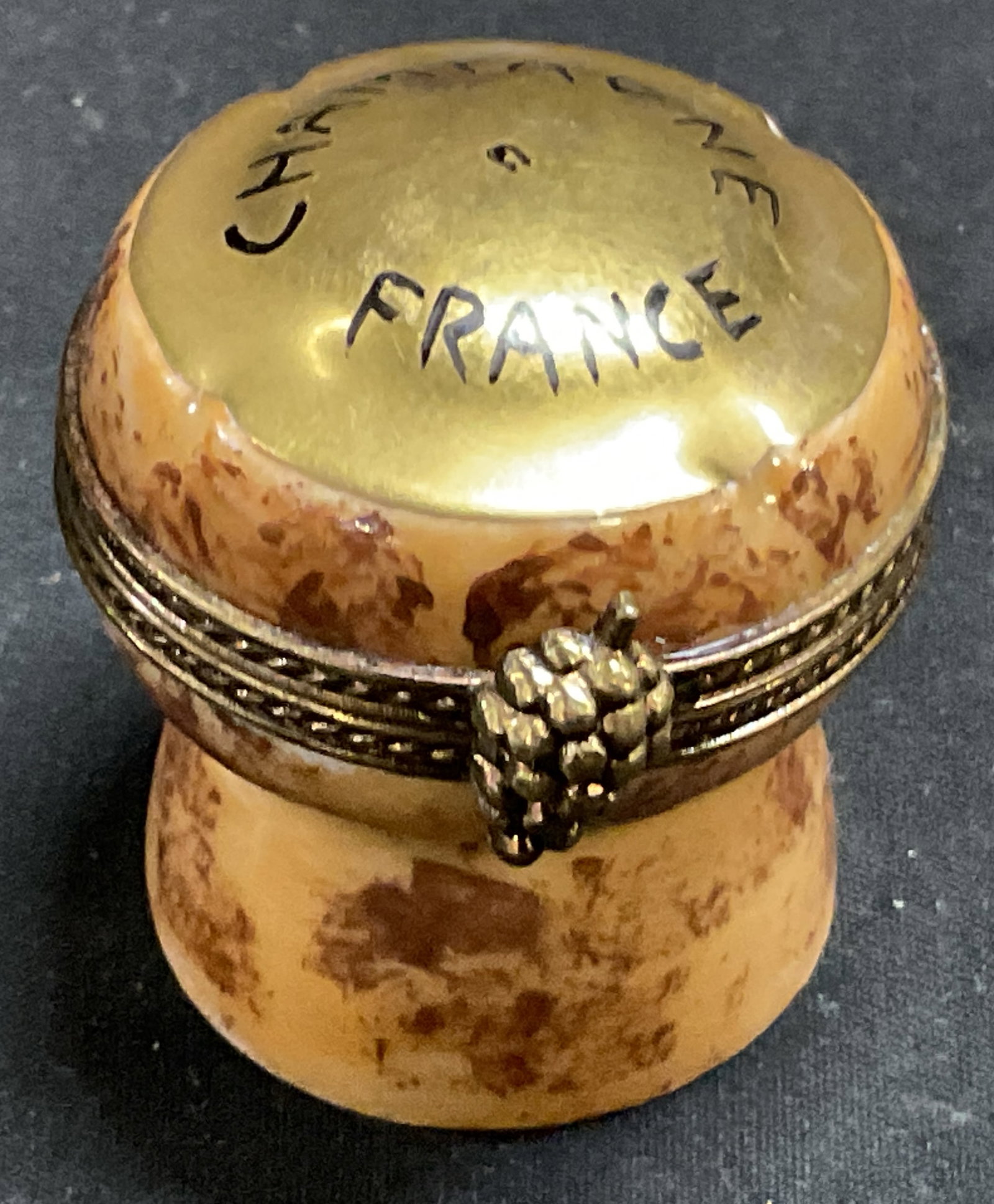 VTG Limoges Porcelain Cork Trinket Box FRANCE (1 of 7)