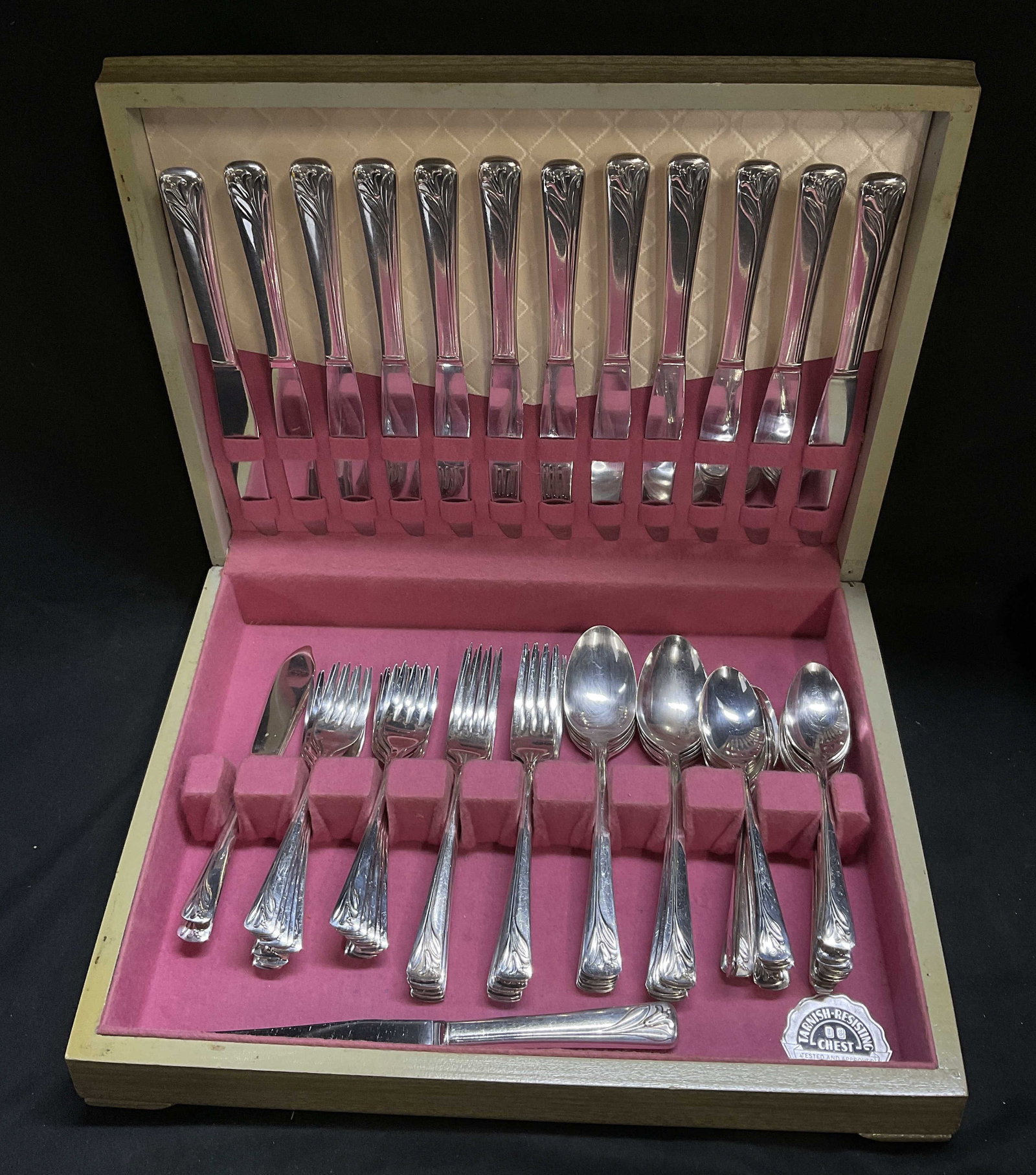 VTG Bxd International Slvr Silver-Plated Flatware: Vintage Circa 1940s-1950s Boxed Set of 77 International Silver Co Embassy Silver-Plate Flatware. Bouquet Pattern. Floral Pattern on Handles. Floral and Ribbon Design on Lid. Includes 13 Butter Knives,
